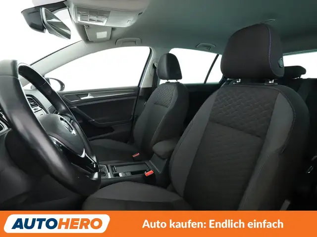 Volkswagen Golf view 10