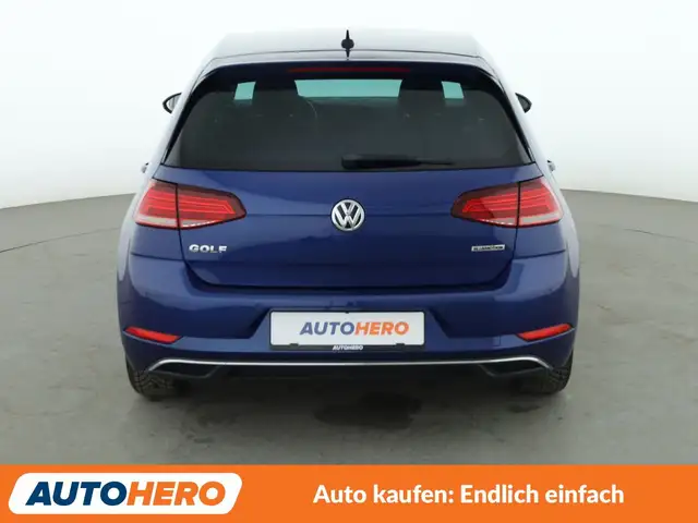 Volkswagen Golf view 5