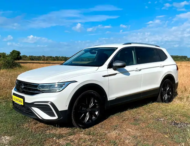 Volkswagen Tiguan Allspace Life 4Motion | 7 SITZE | AHK