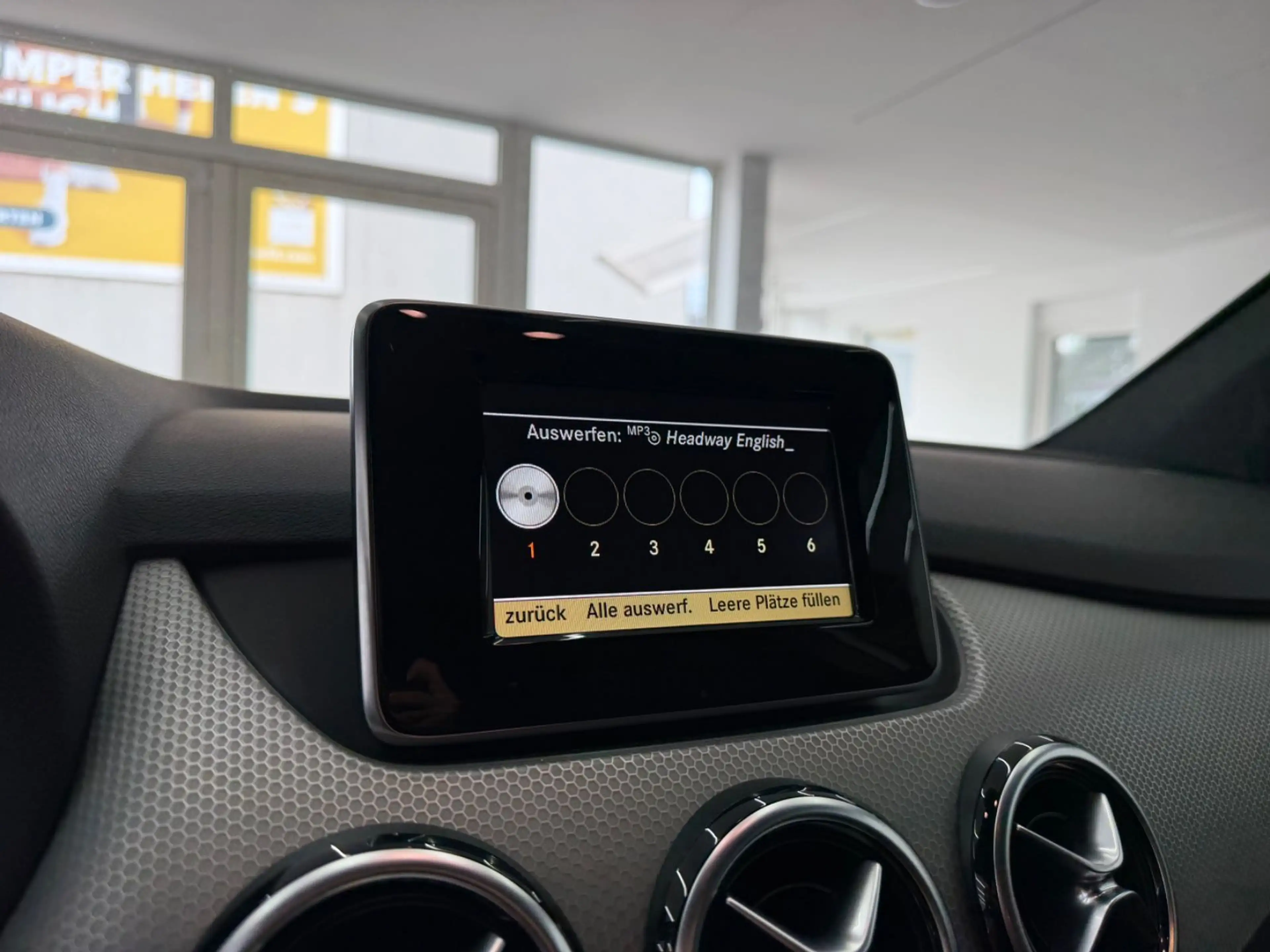 Mercedes-Benz B 180 BlueEfficiency*Tempomat*Bi-Xenon*Navi*SHZ* — photo 29