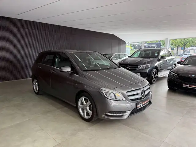 Mercedes-Benz B 180 BlueEfficiency*Tempomat*Bi-Xenon*Navi*SHZ*