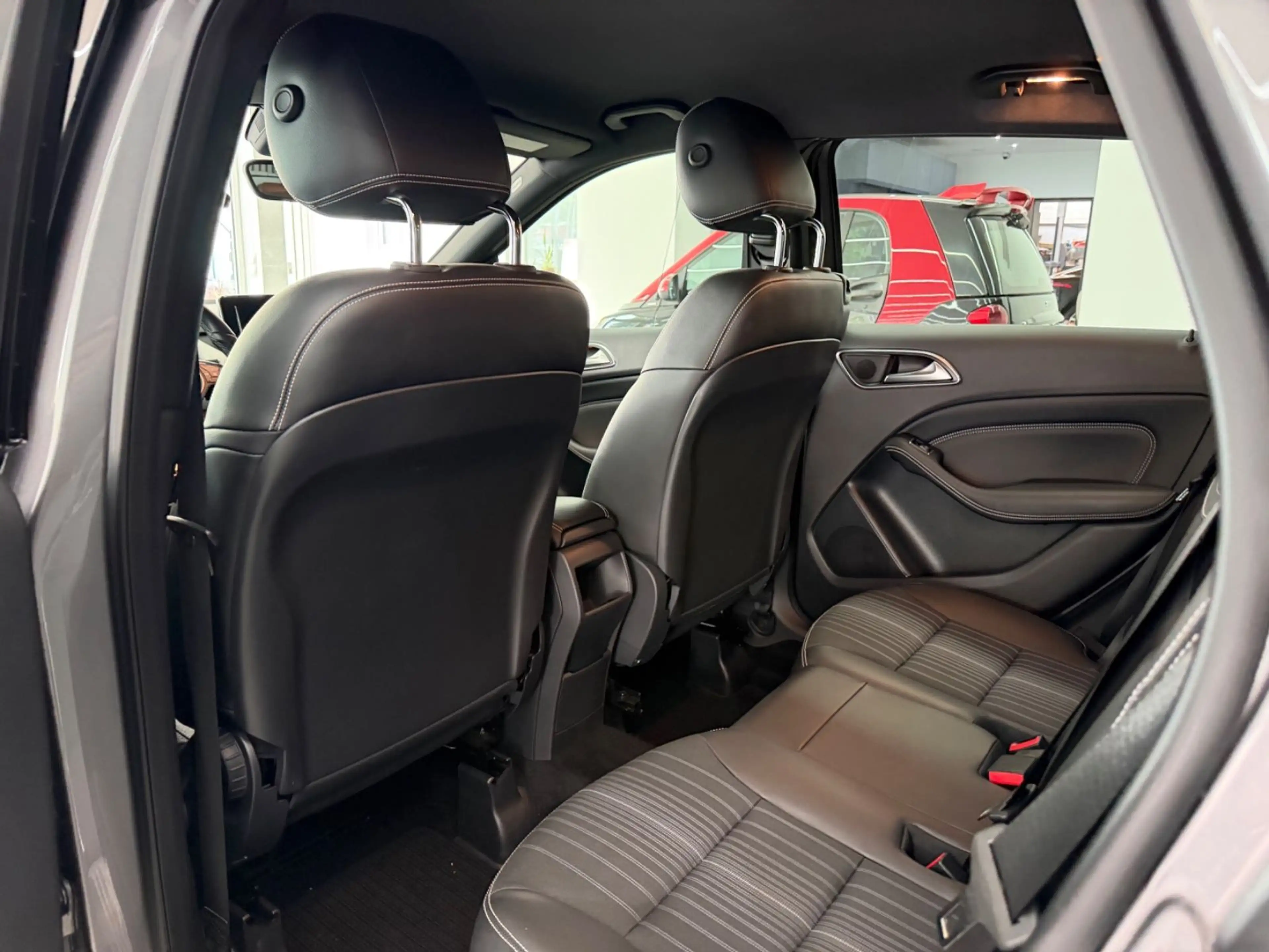 Mercedes-Benz B 180 BlueEfficiency*Tempomat*Bi-Xenon*Navi*SHZ* — photo 14