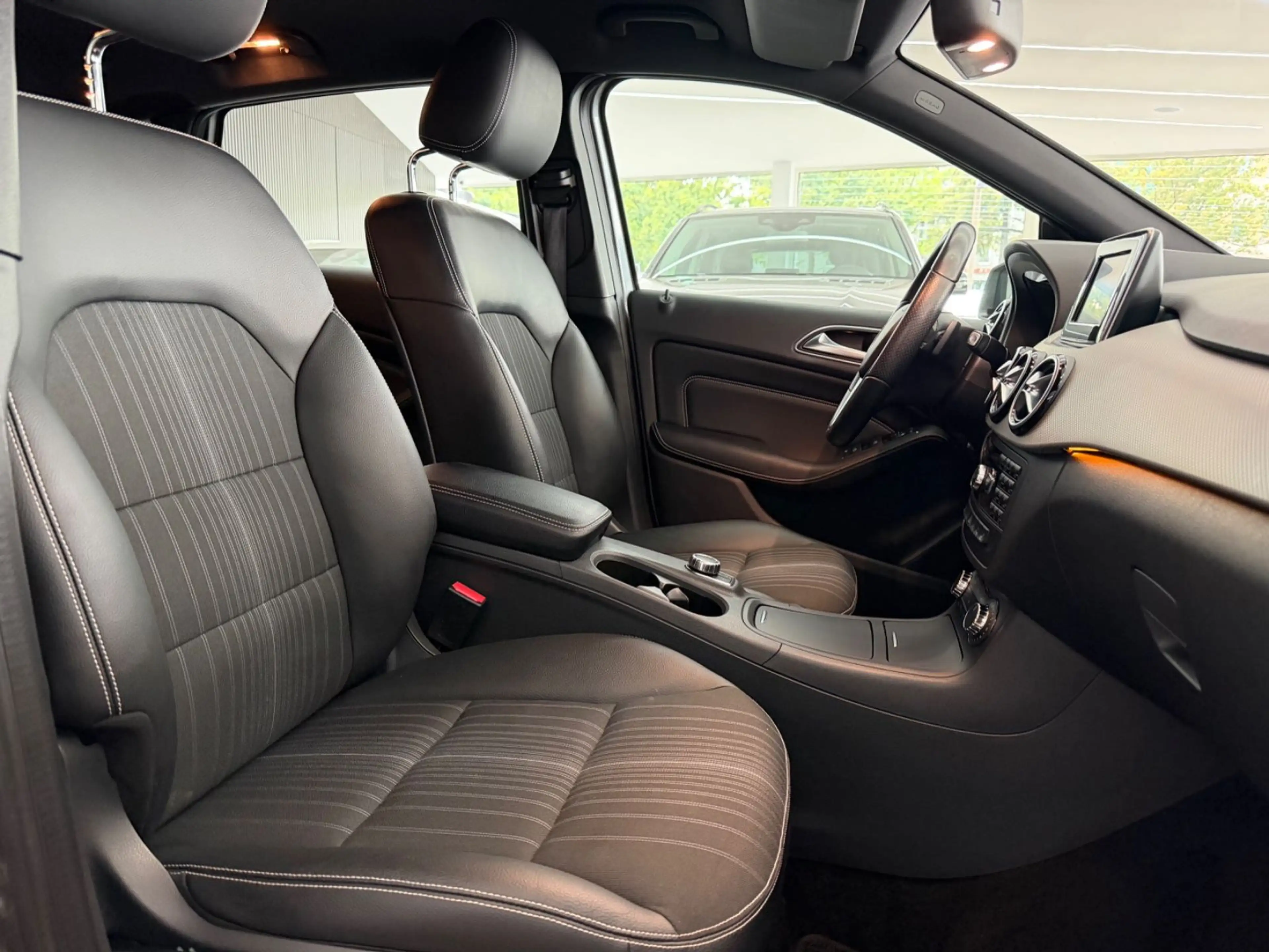 Mercedes-Benz B 180 BlueEfficiency*Tempomat*Bi-Xenon*Navi*SHZ* — photo 8