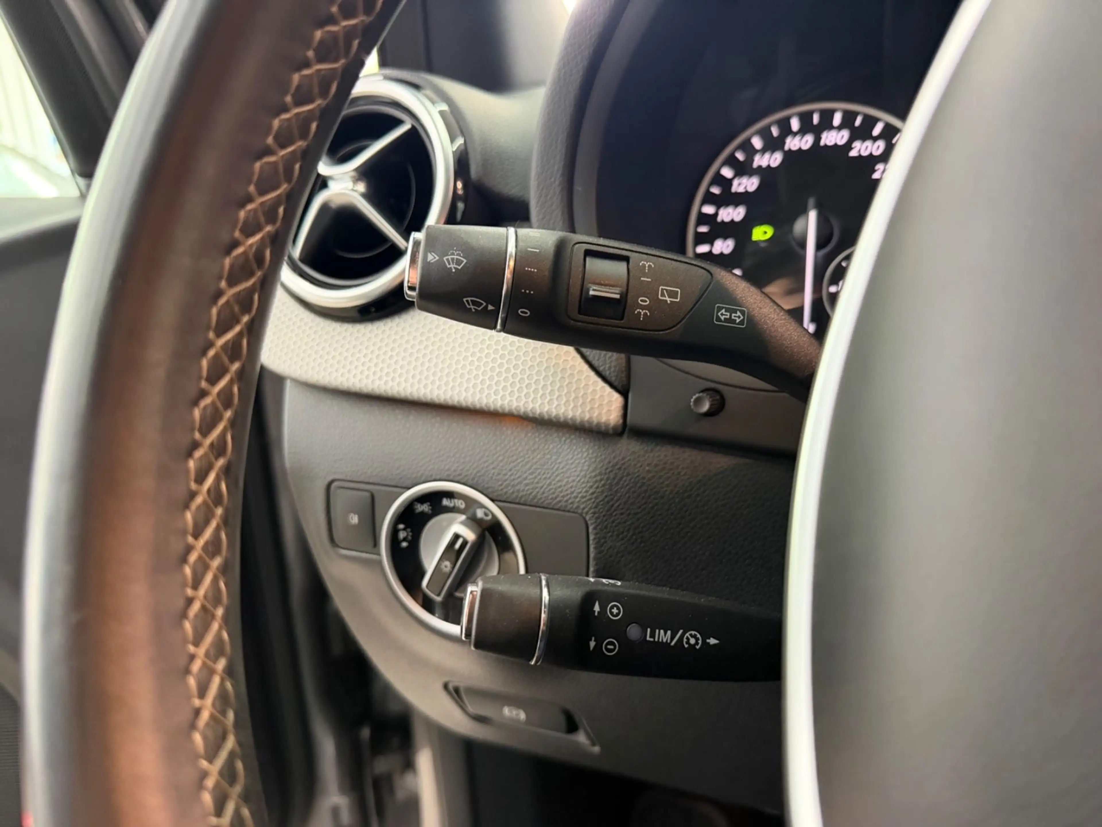Mercedes-Benz B 180 BlueEfficiency*Tempomat*Bi-Xenon*Navi*SHZ* — photo 22