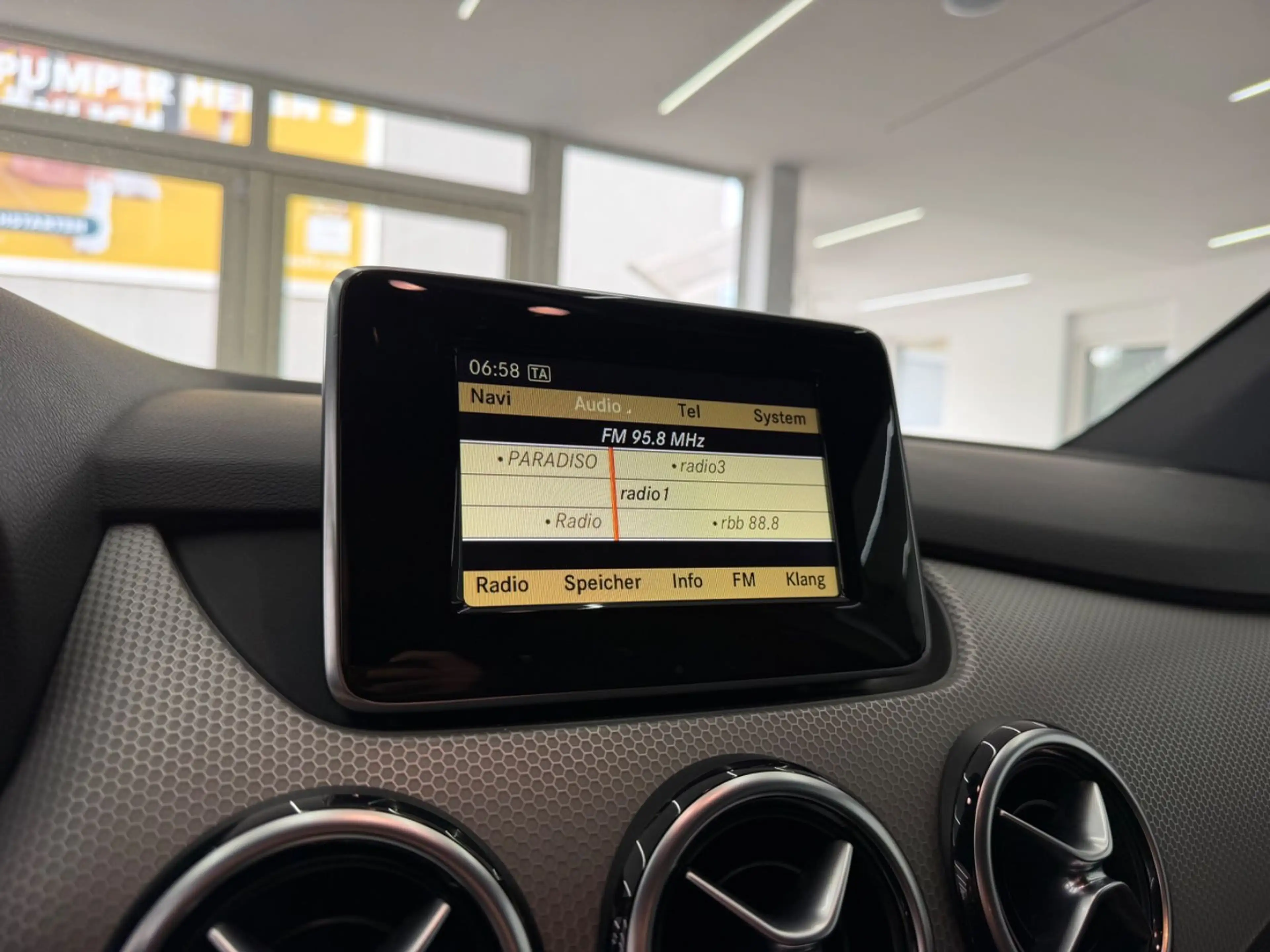 Mercedes-Benz B 180 BlueEfficiency*Tempomat*Bi-Xenon*Navi*SHZ* — photo 27