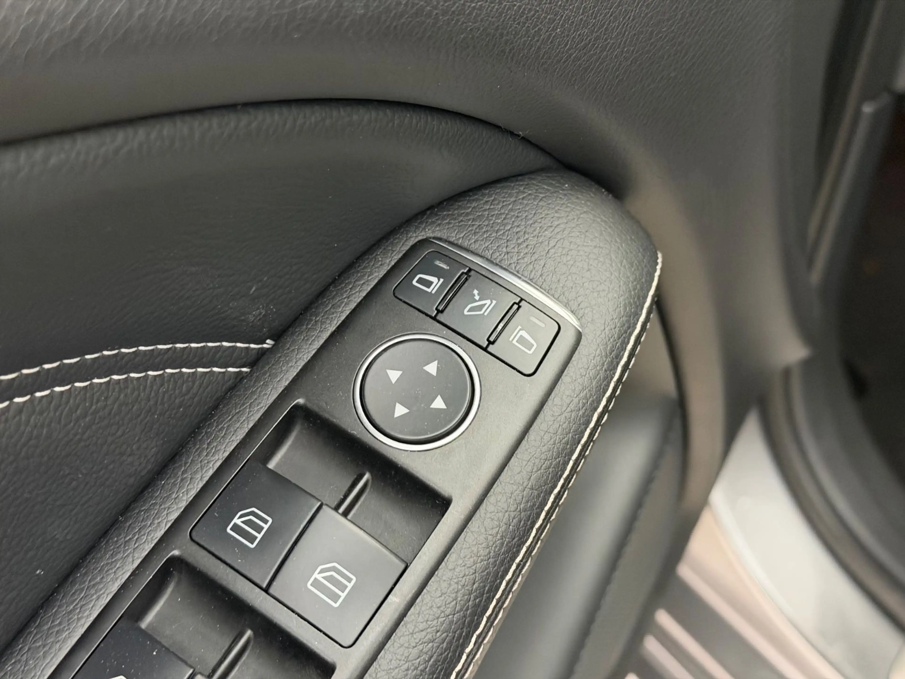 Mercedes-Benz B 180 BlueEfficiency*Tempomat*Bi-Xenon*Navi*SHZ* — photo 20