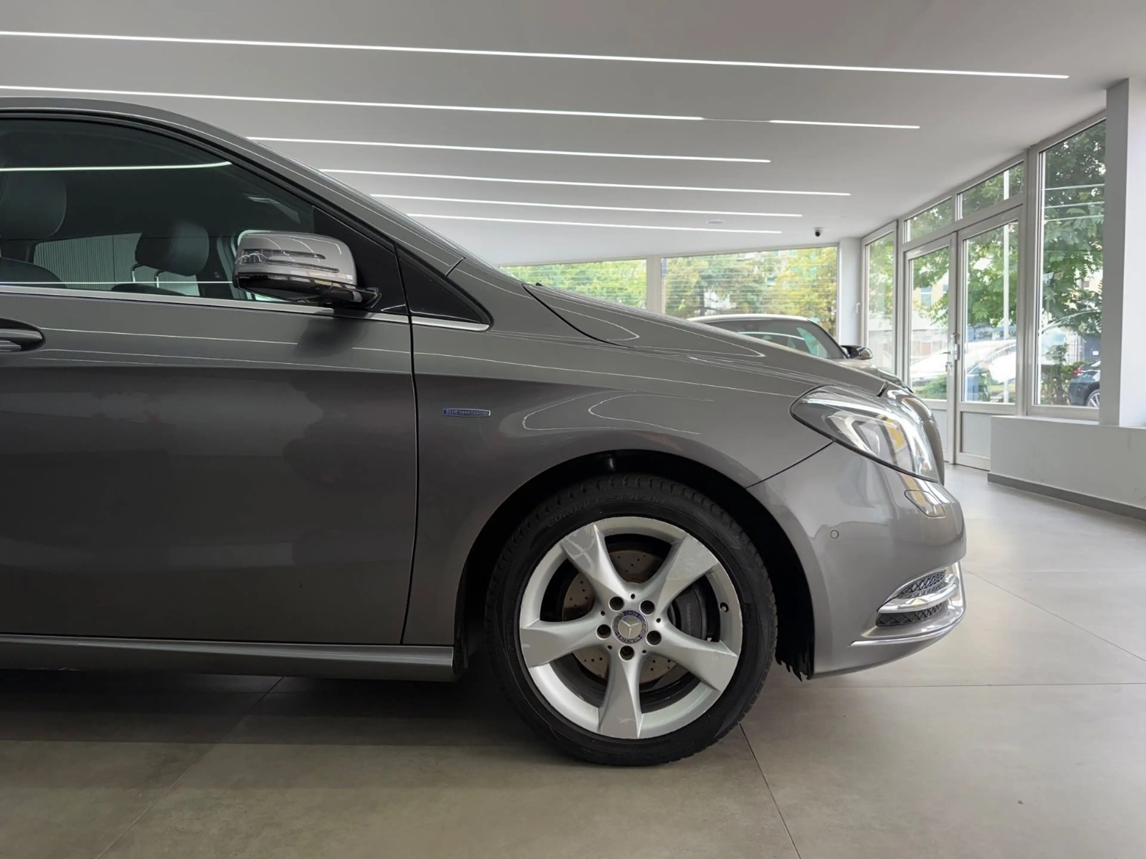 Mercedes-Benz B 180 BlueEfficiency*Tempomat*Bi-Xenon*Navi*SHZ* — photo 35