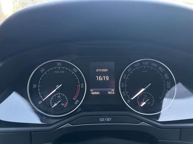 Skoda Superb Superb Combi 2.0 TDI DSG Premium Edition