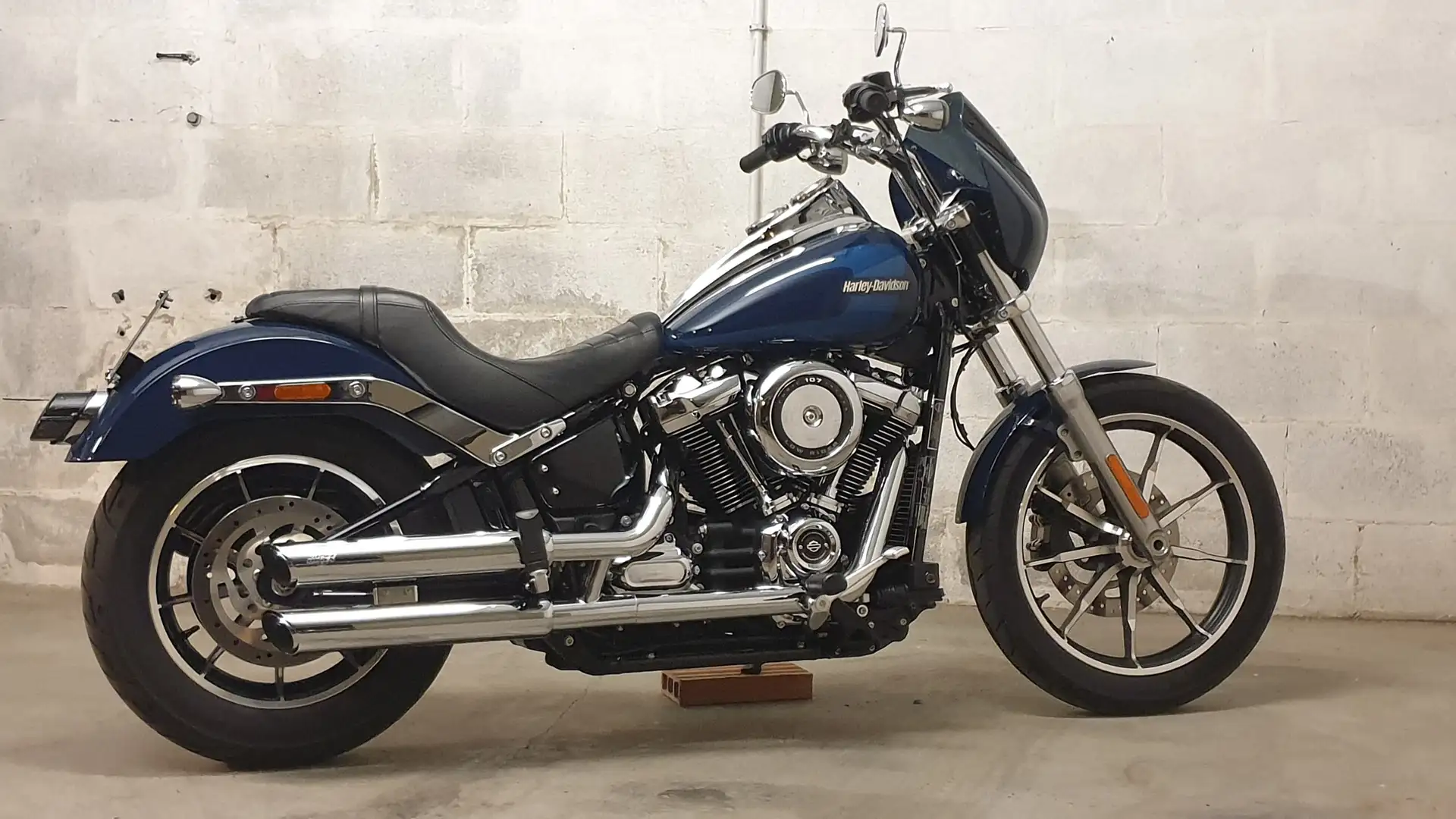 Harley-Davidson Softail Low Rider 107 FXLR Azul - 1
