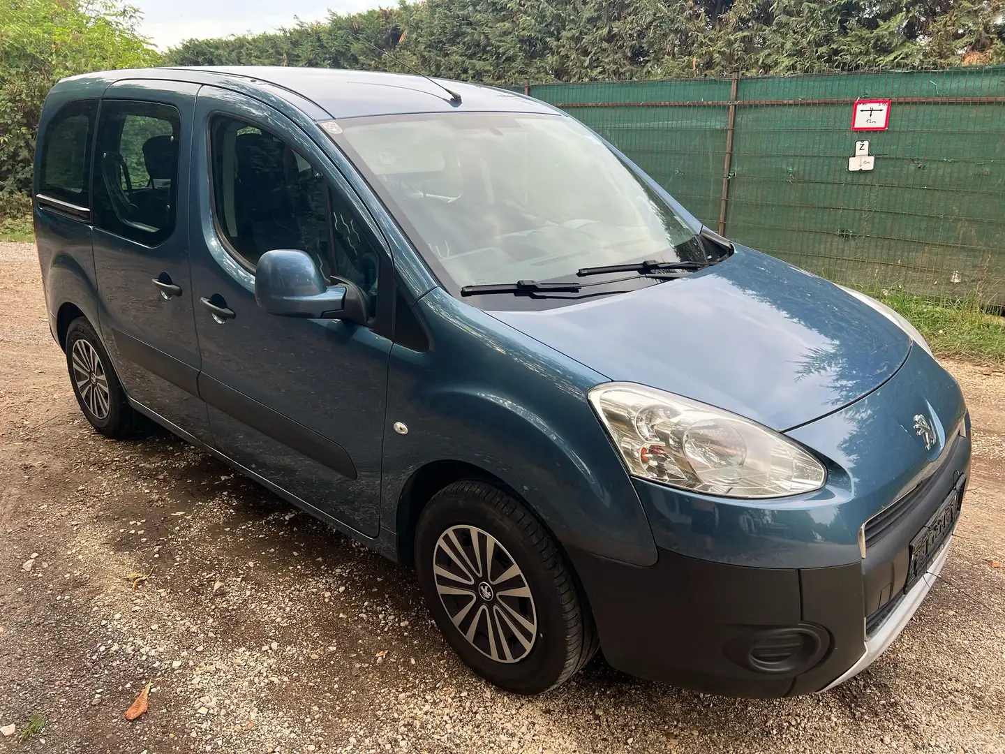 Peugeot Partner Partner Tepee Lion Edition 1,6 e-HDi  1.Hand Blau - 2