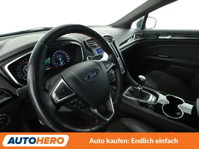 Ford Mondeo view 11