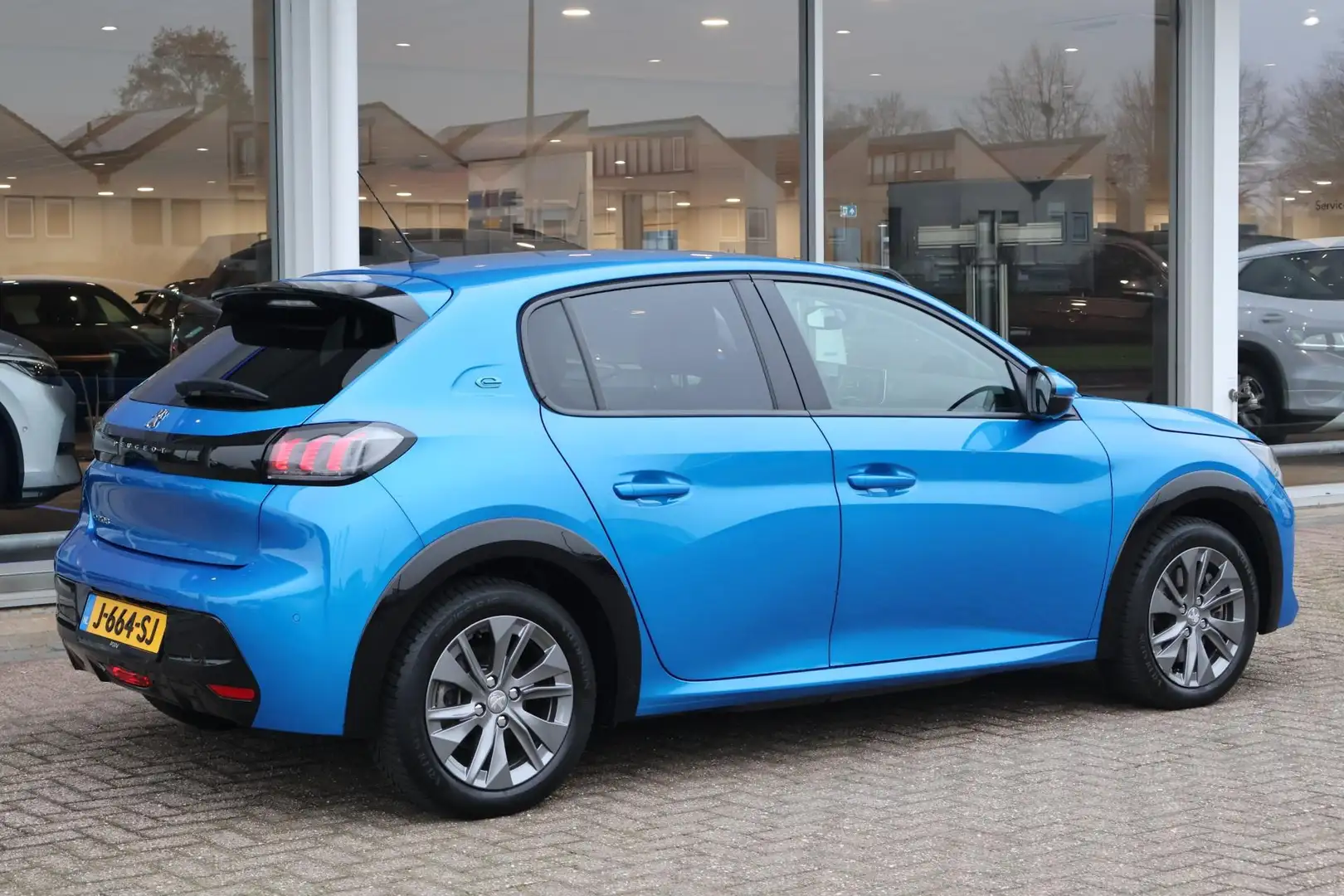 Peugeot e-208 136pk EV Allure 50 kWh | SoH 92% | Camera | Naviga Bleu - 2