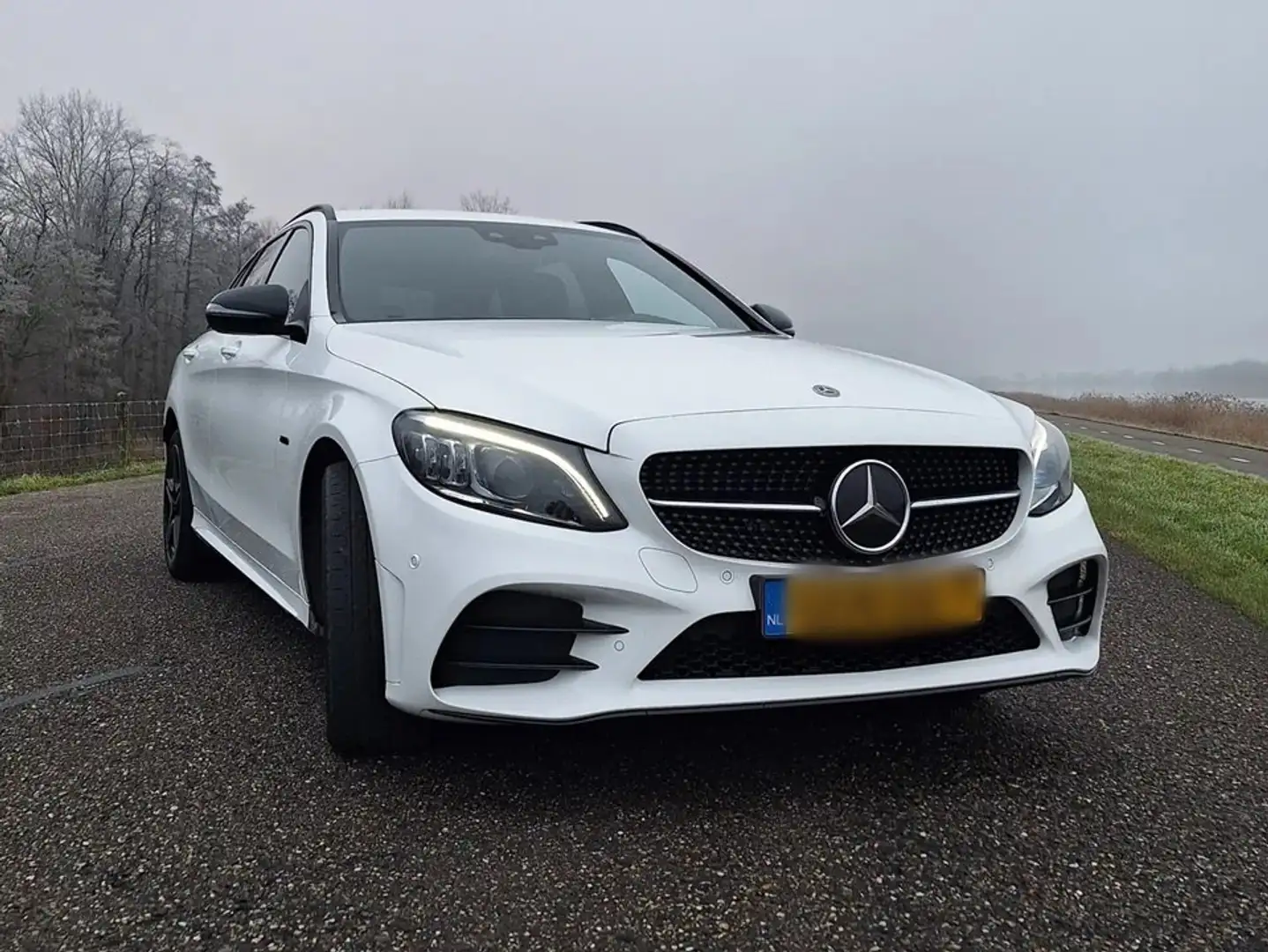 Mercedes-Benz C 300 Bns Sol. Lux. AMG BLACK EDITION Wit - 2