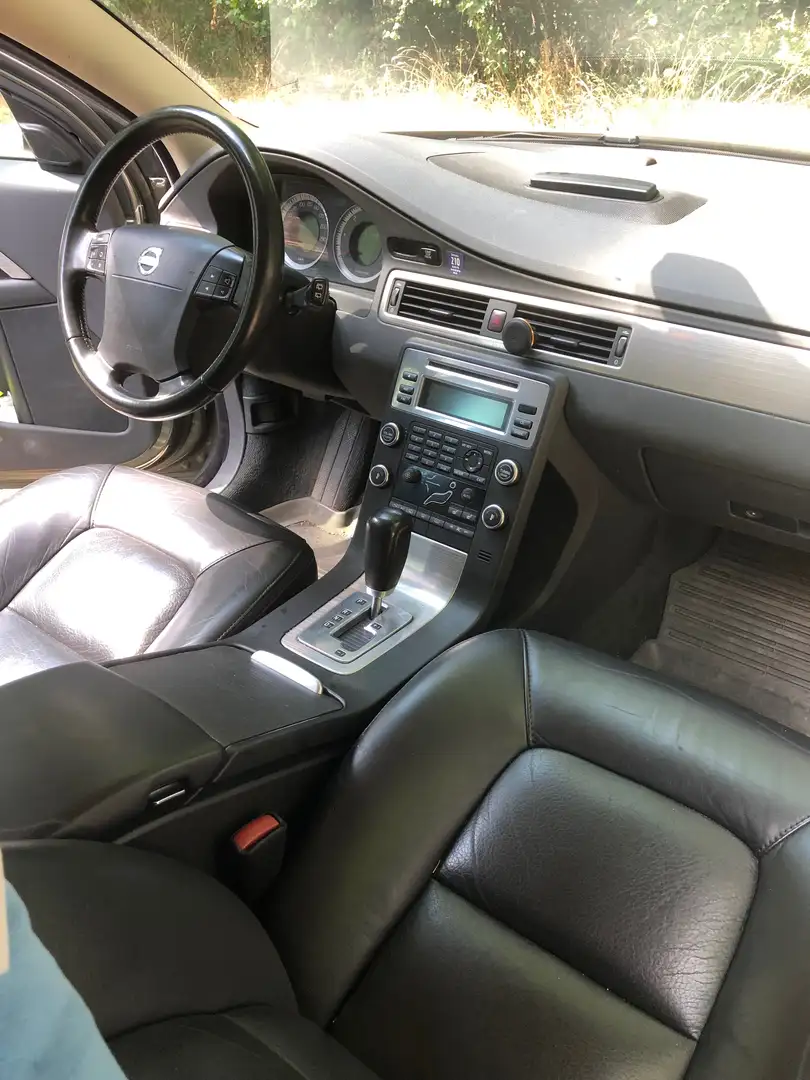 Volvo XC70 XC70 D5 AWD Aut. Momentum Verde - 1
