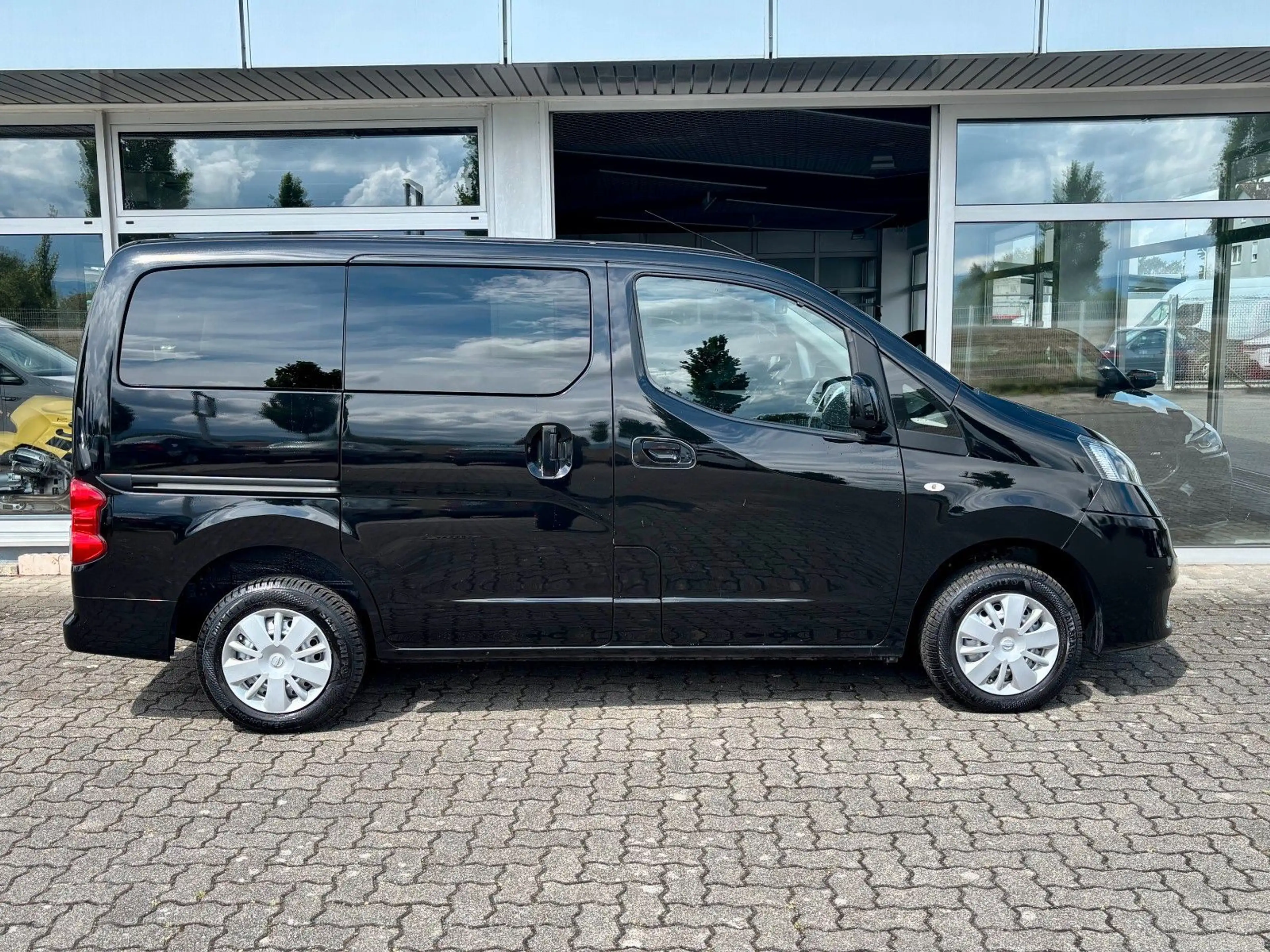 Nissan NV200 Evalia Tekna 7-Sitzer Euro 6 — photo 3