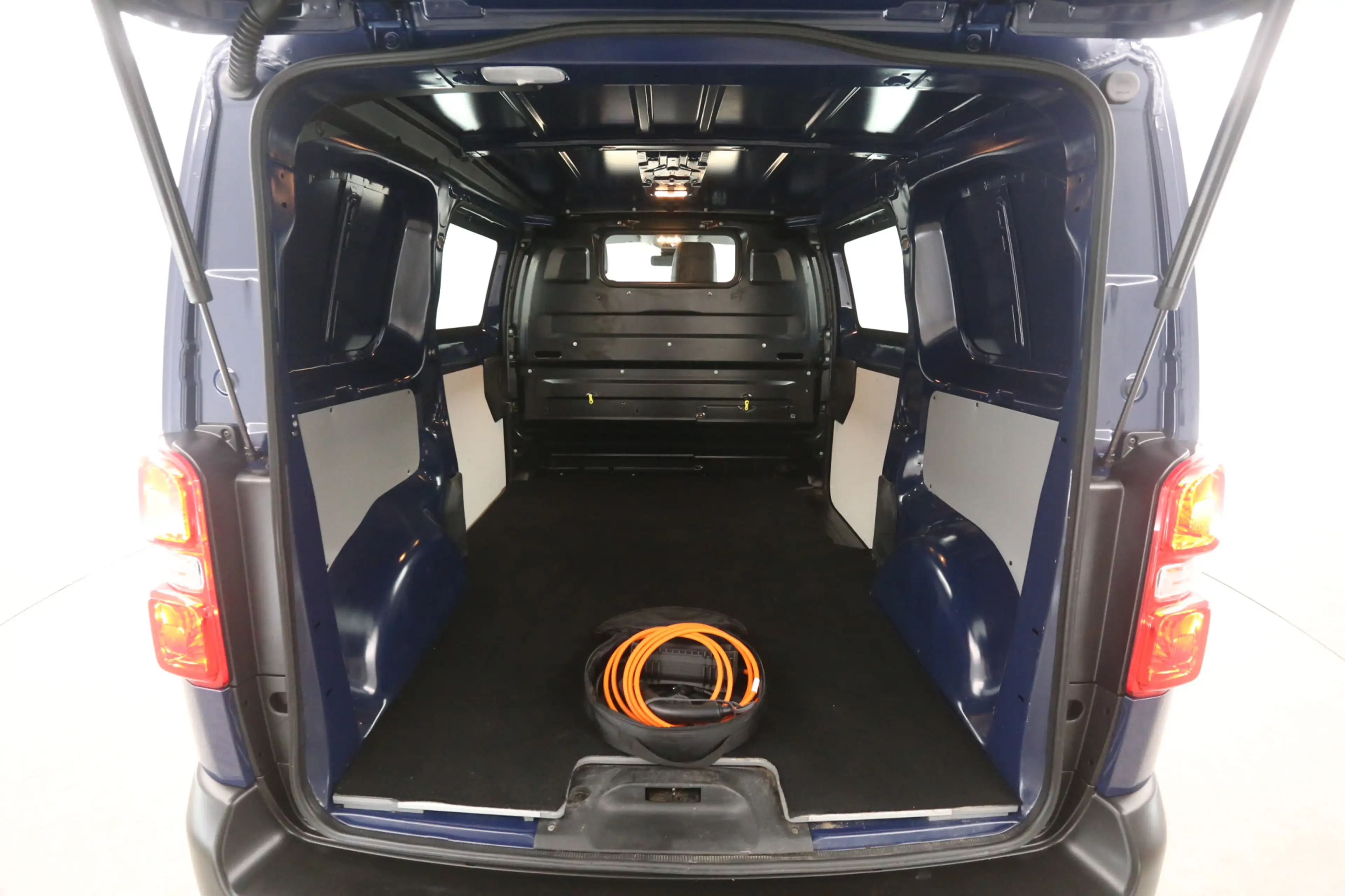 Peugeot e-Expert 75 kWh L2H1 | Snelladen | SOH 96% | Airco | Cruise — photo 3