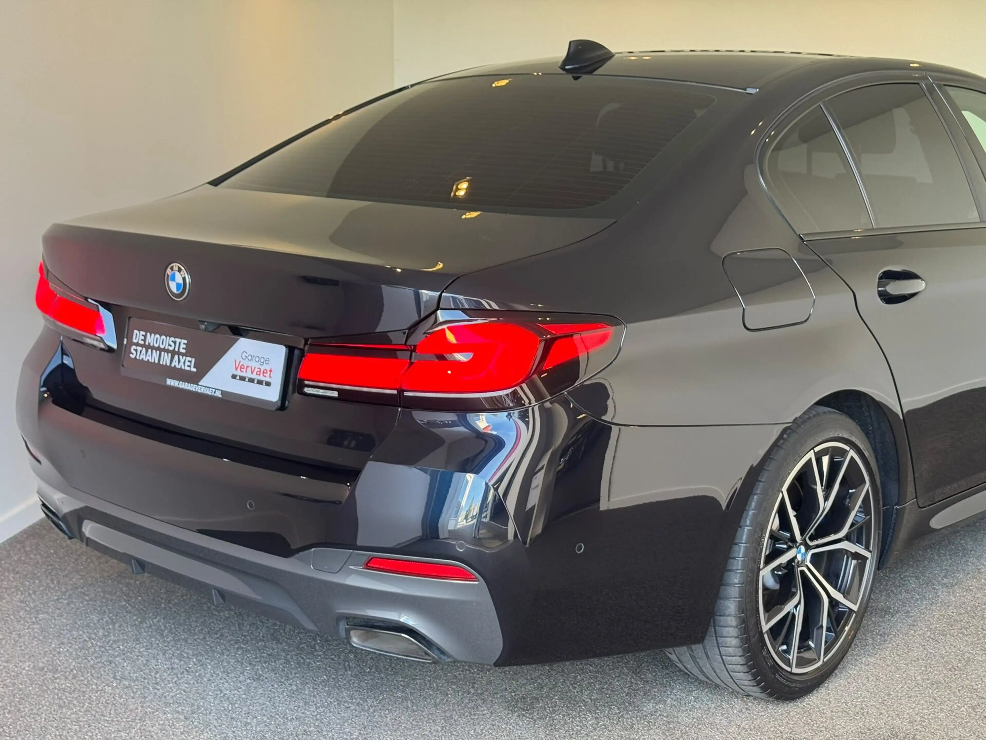 BMW 545 5-serie 545e xDrive High Executive — photo 13