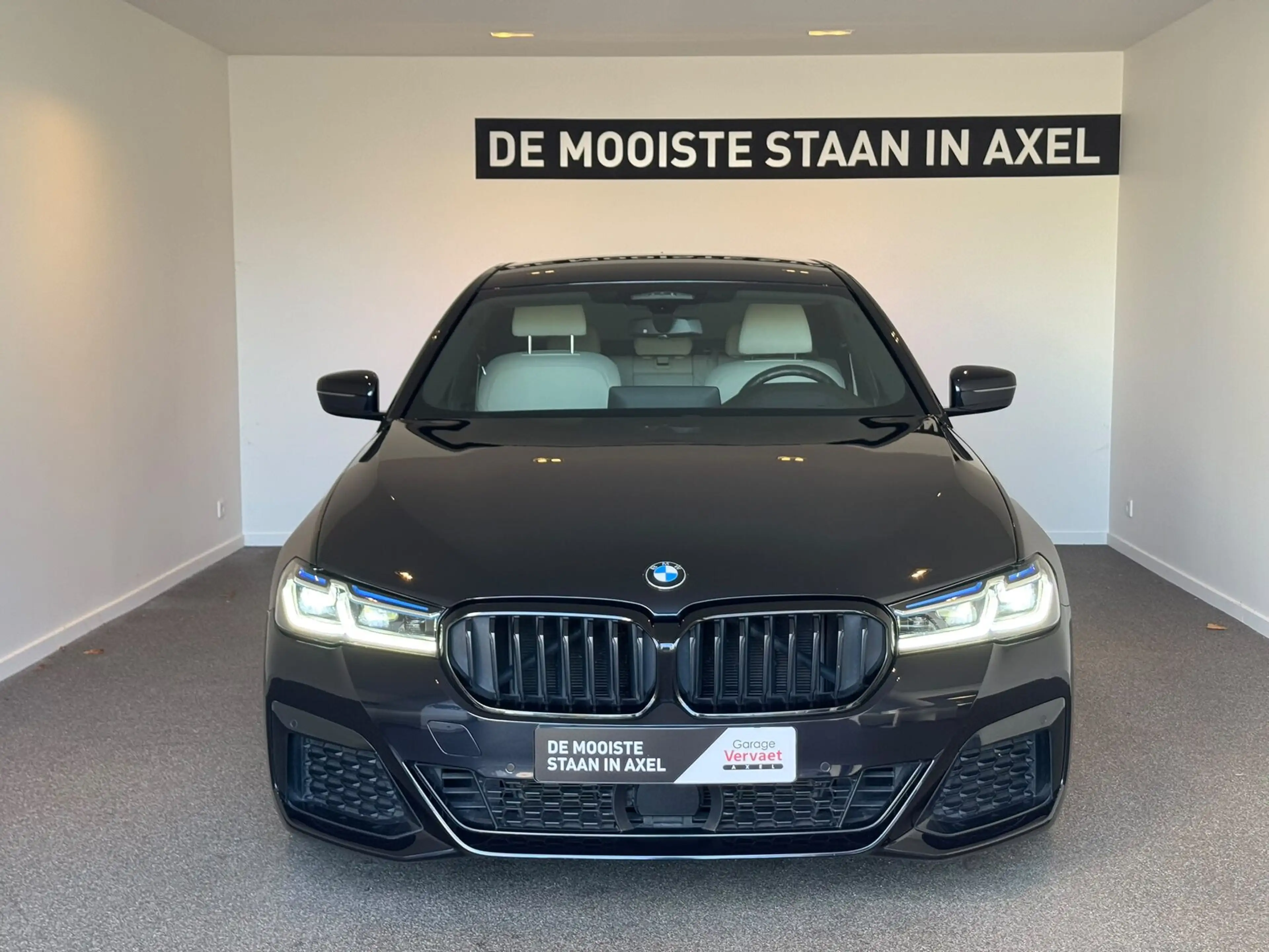 BMW 545 5-serie 545e xDrive High Executive — photo 12