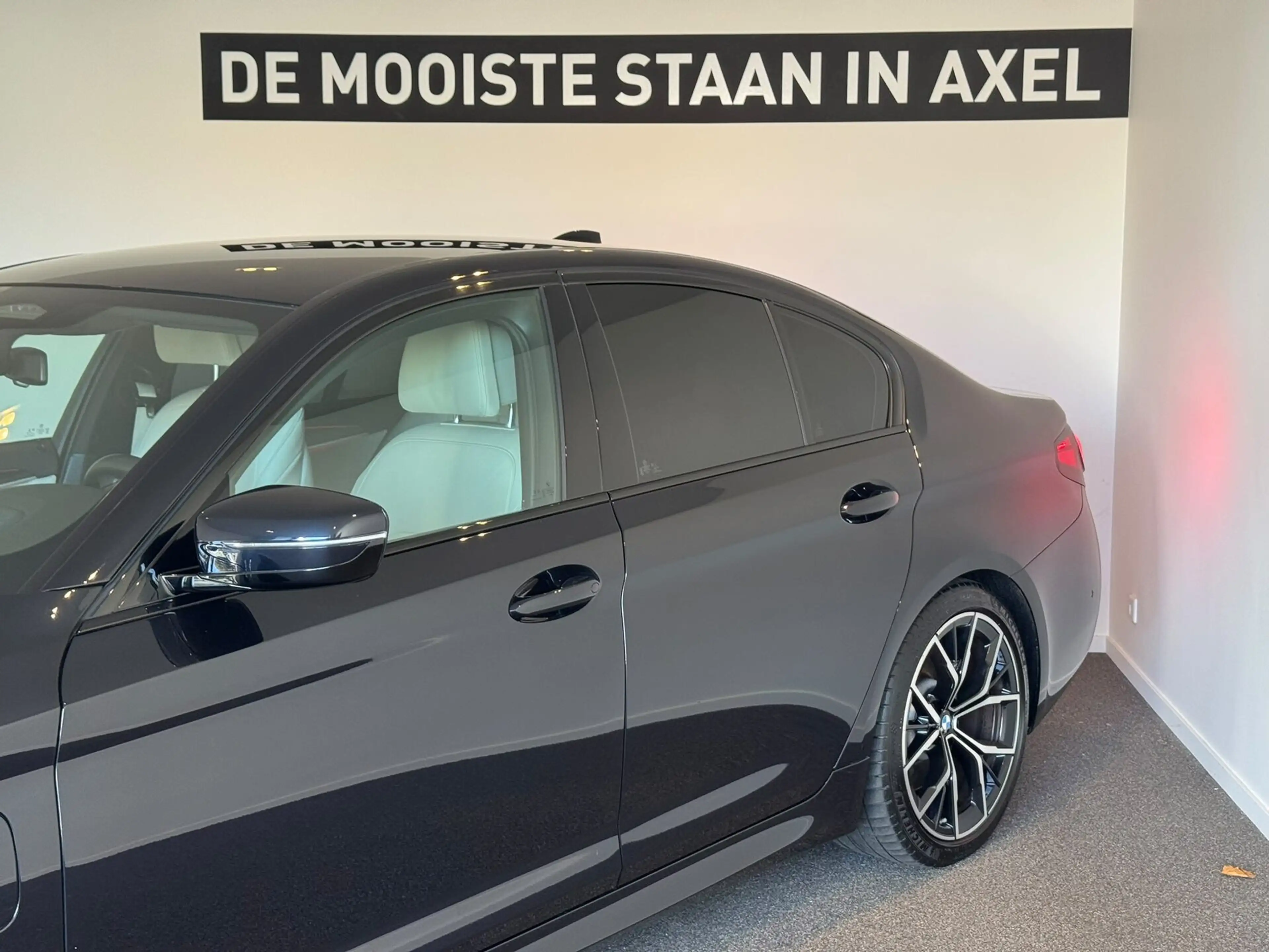 BMW 545 5-serie 545e xDrive High Executive — photo 8