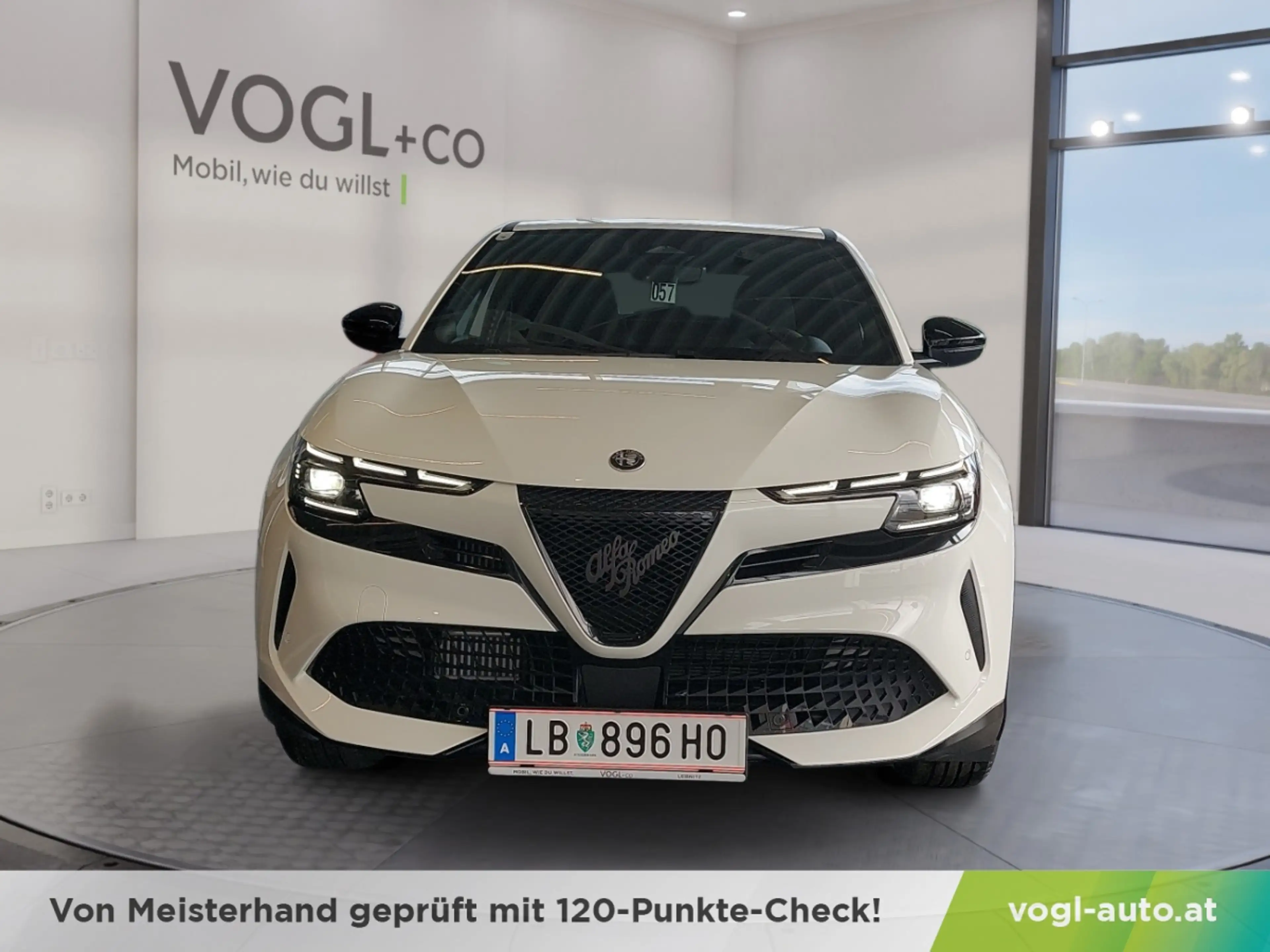 Alfa Romeo Junior Ibrida 1.2 145PS Hybrid eDCT6 — photo 6