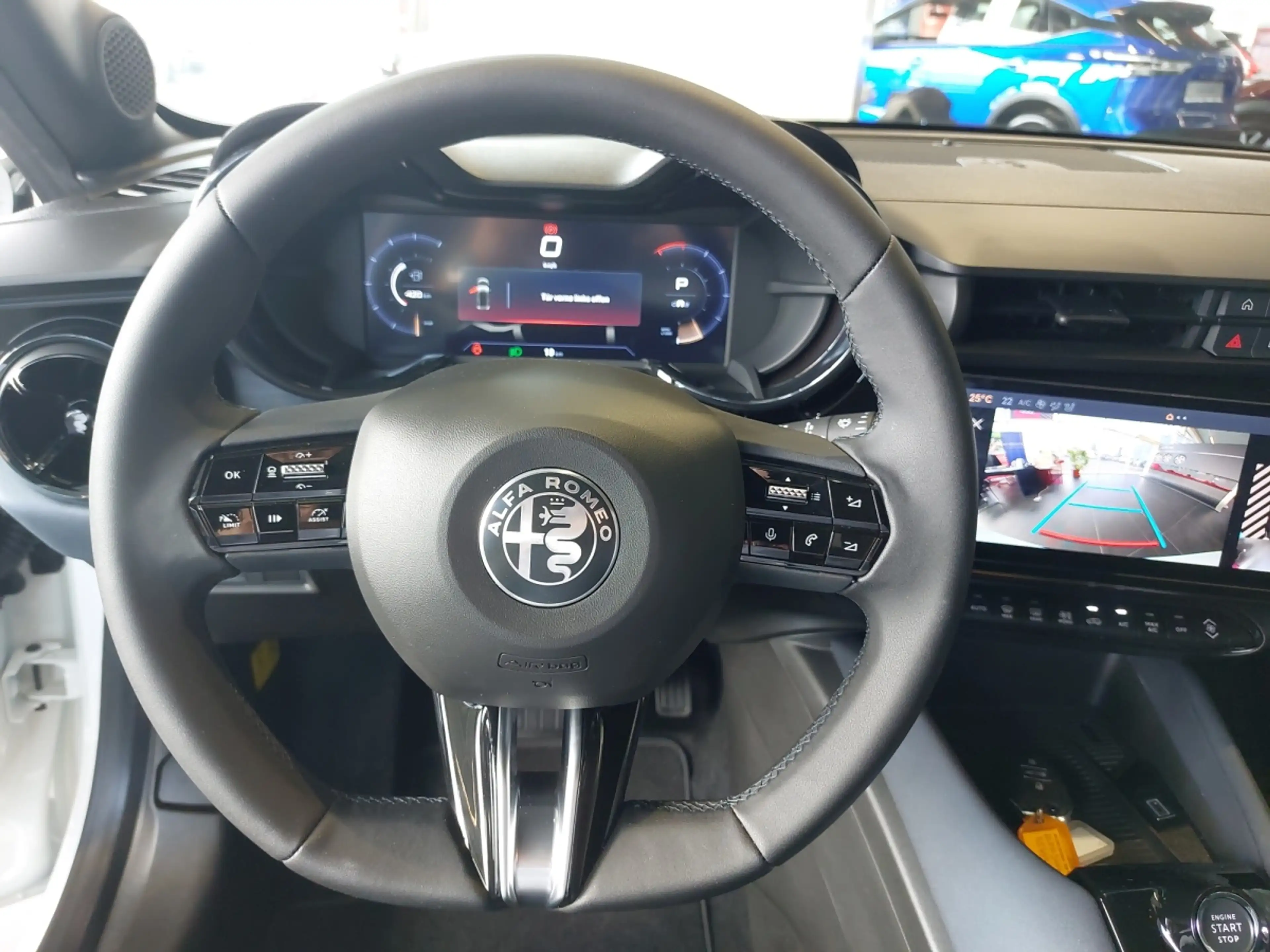 Alfa Romeo Junior Ibrida 1.2 145PS Hybrid eDCT6 — photo 12