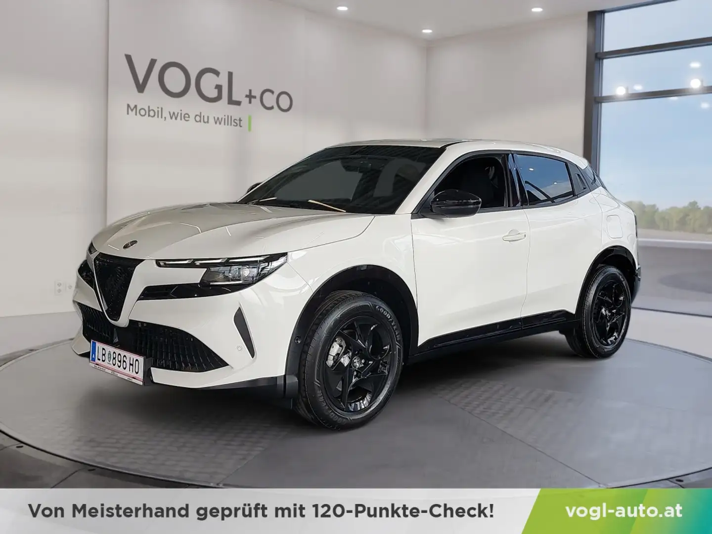 Alfa Romeo Junior Ibrida 1.2 145PS Hybrid eDCT6 Weiß - 1