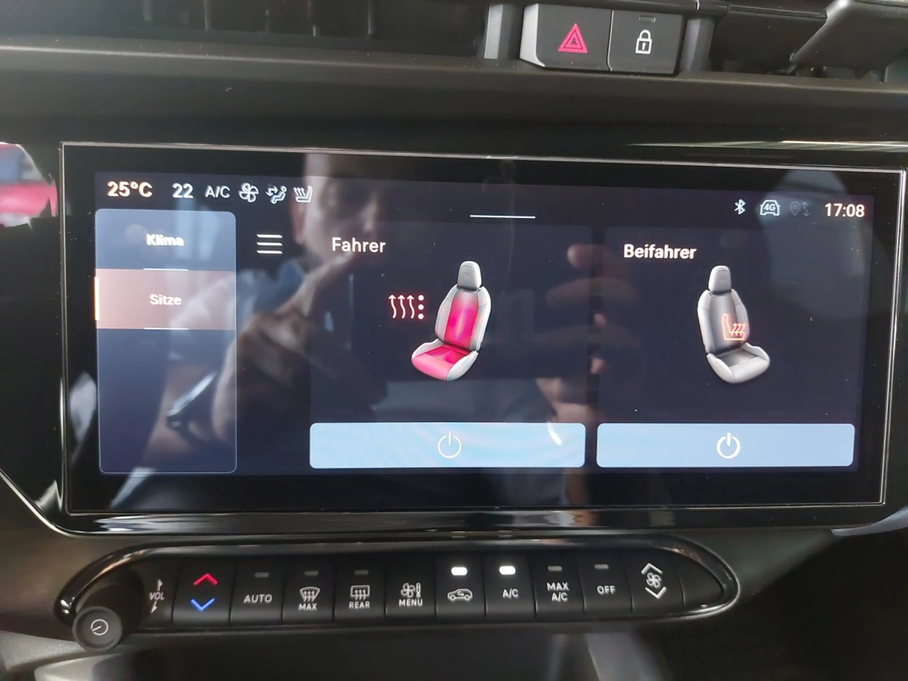 Alfa Romeo Junior Ibrida 1.2 145PS Hybrid eDCT6 — photo 9