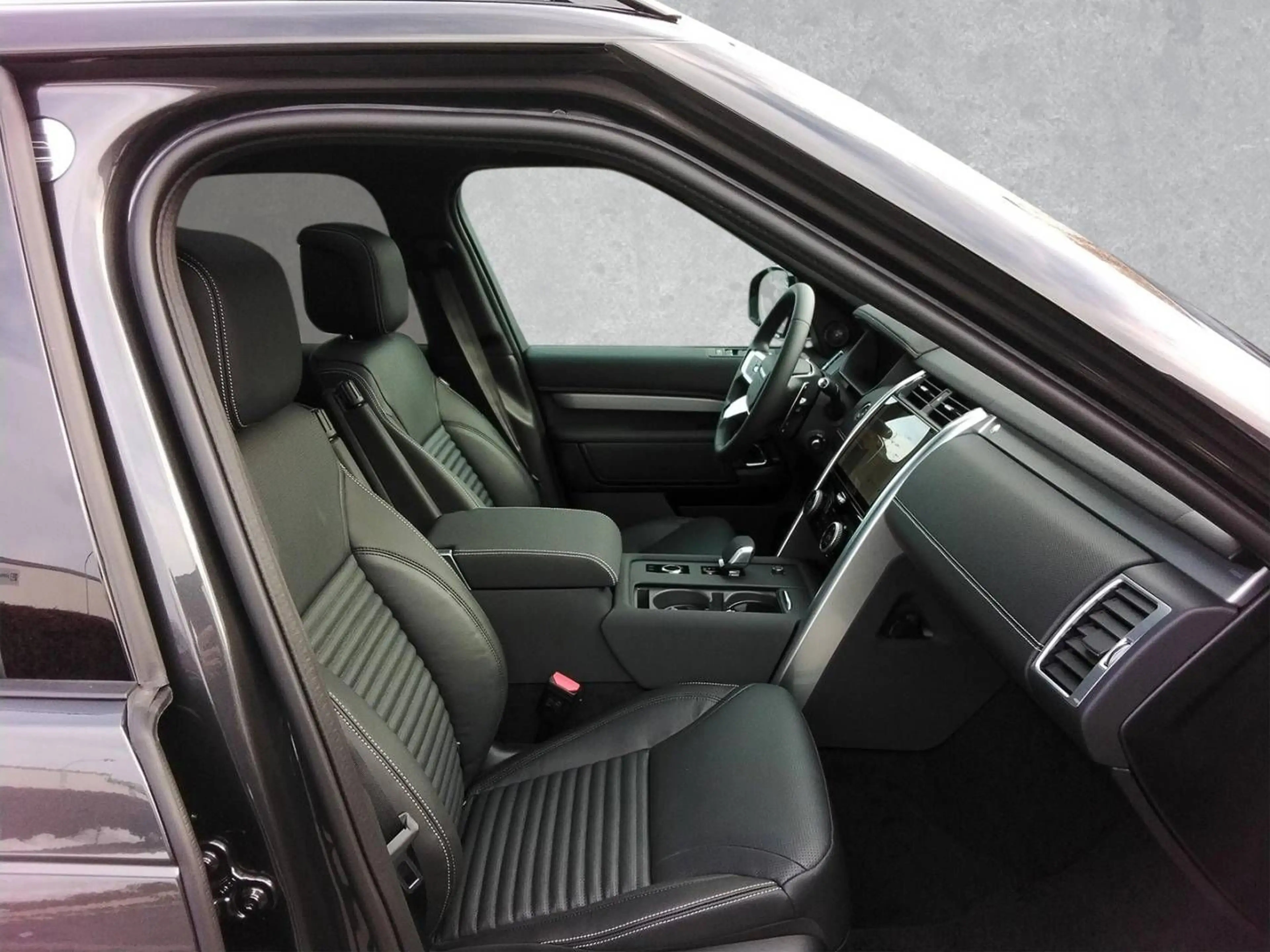 Land Rover Discovery D250 Dynamic SE — photo 3