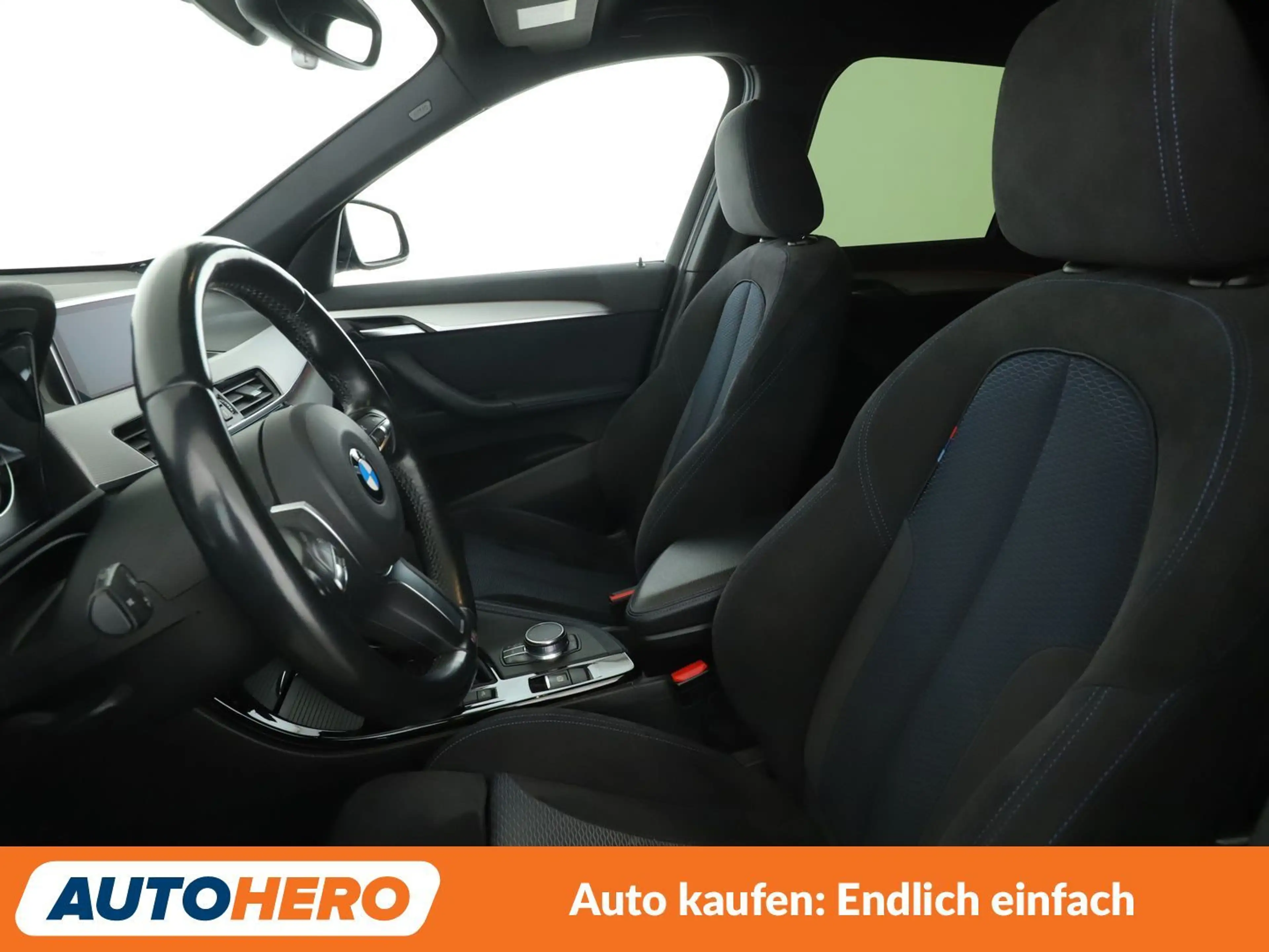 BMW X1 xDrive 20i M Sport Aut.*NAVI*HUD*TEMPO*PDC* — photo 10