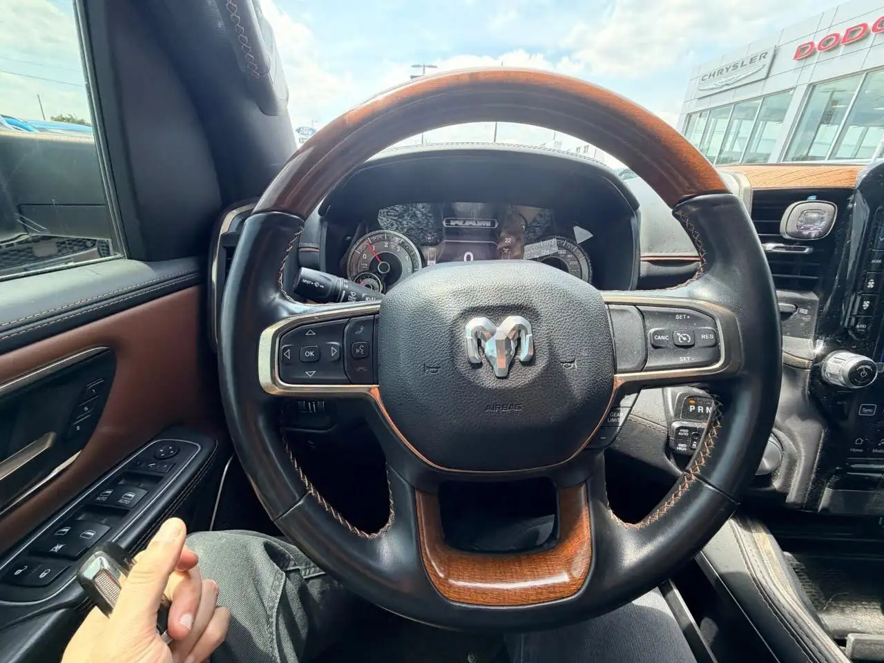 RAM 1500 снимка RAM 1500