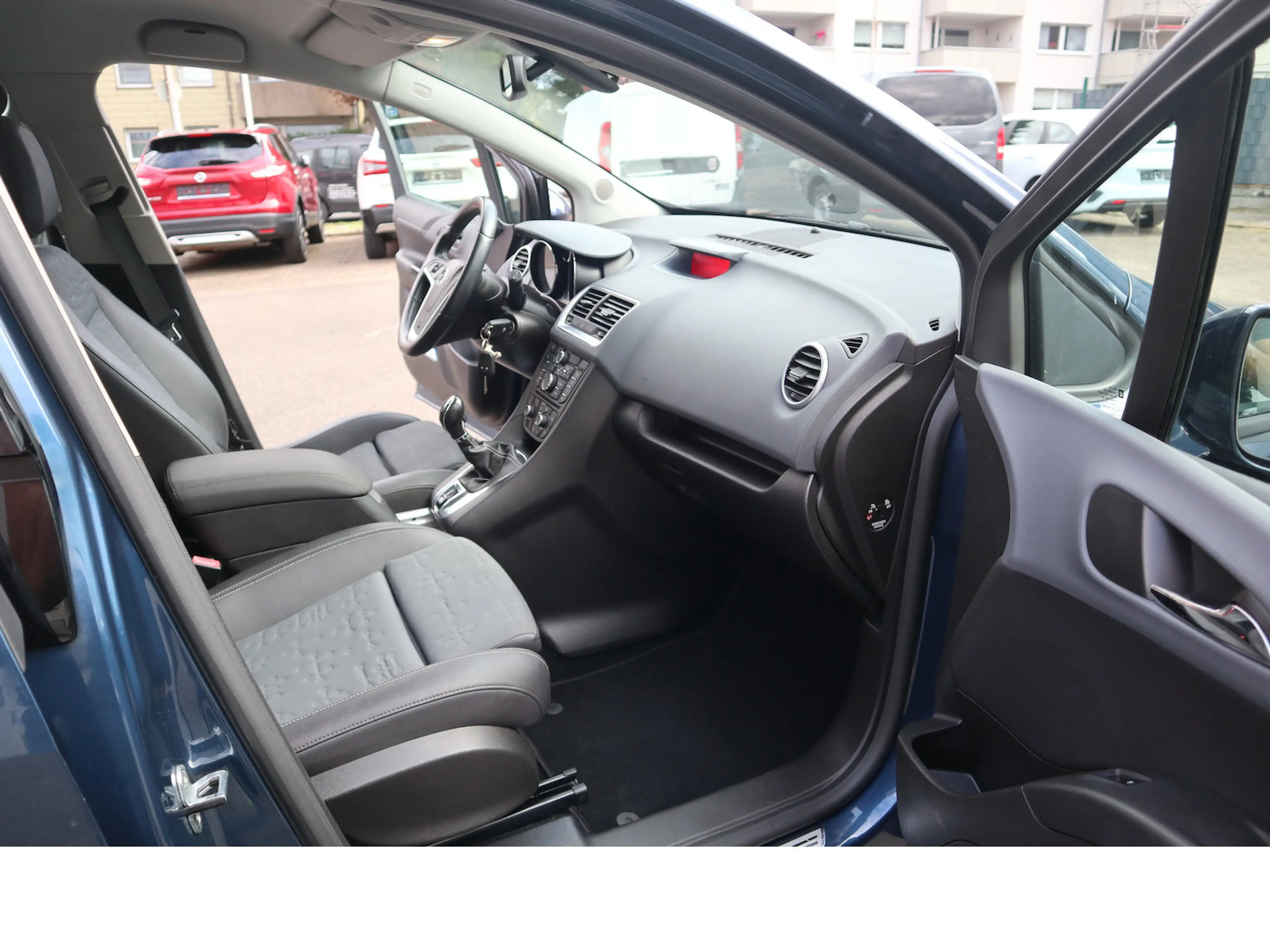 Opel Meriva Innovation Tempo SHZ Scheckheftgepflegt — photo 11