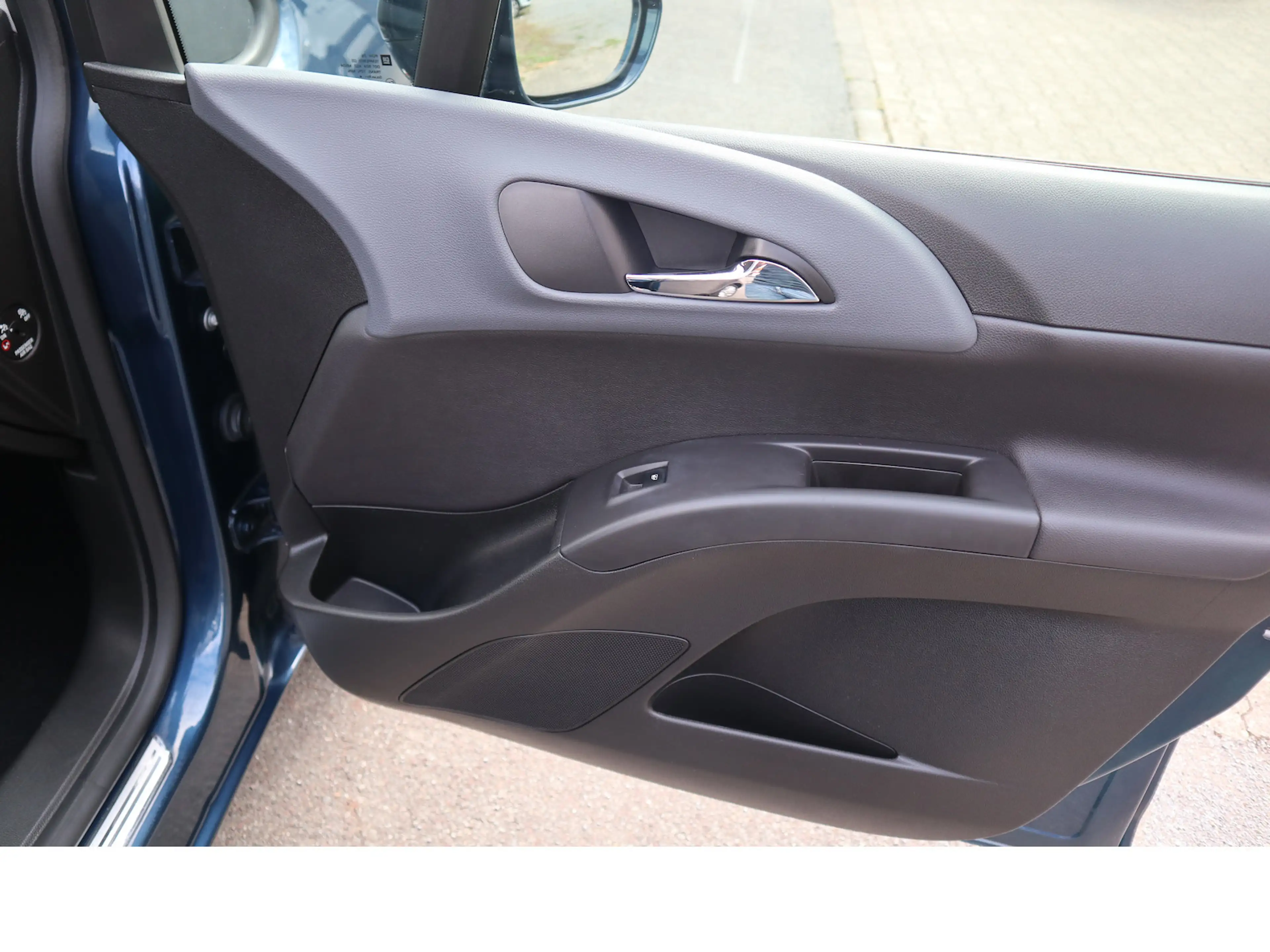 Opel Meriva Innovation Tempo SHZ Scheckheftgepflegt — photo 12