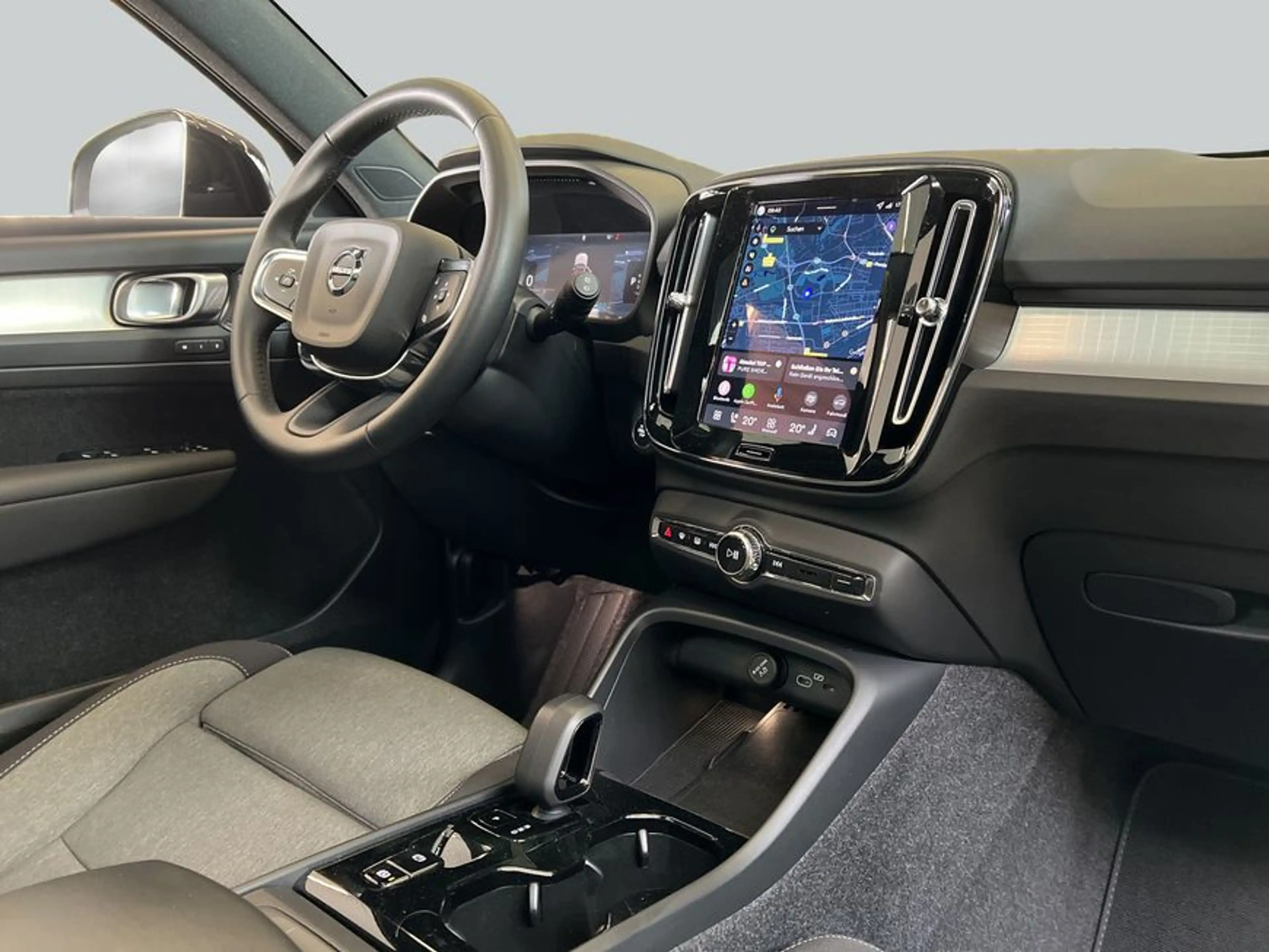 Volvo XC40 XC40 B3 B DKG Plus Black Edition — photo 15