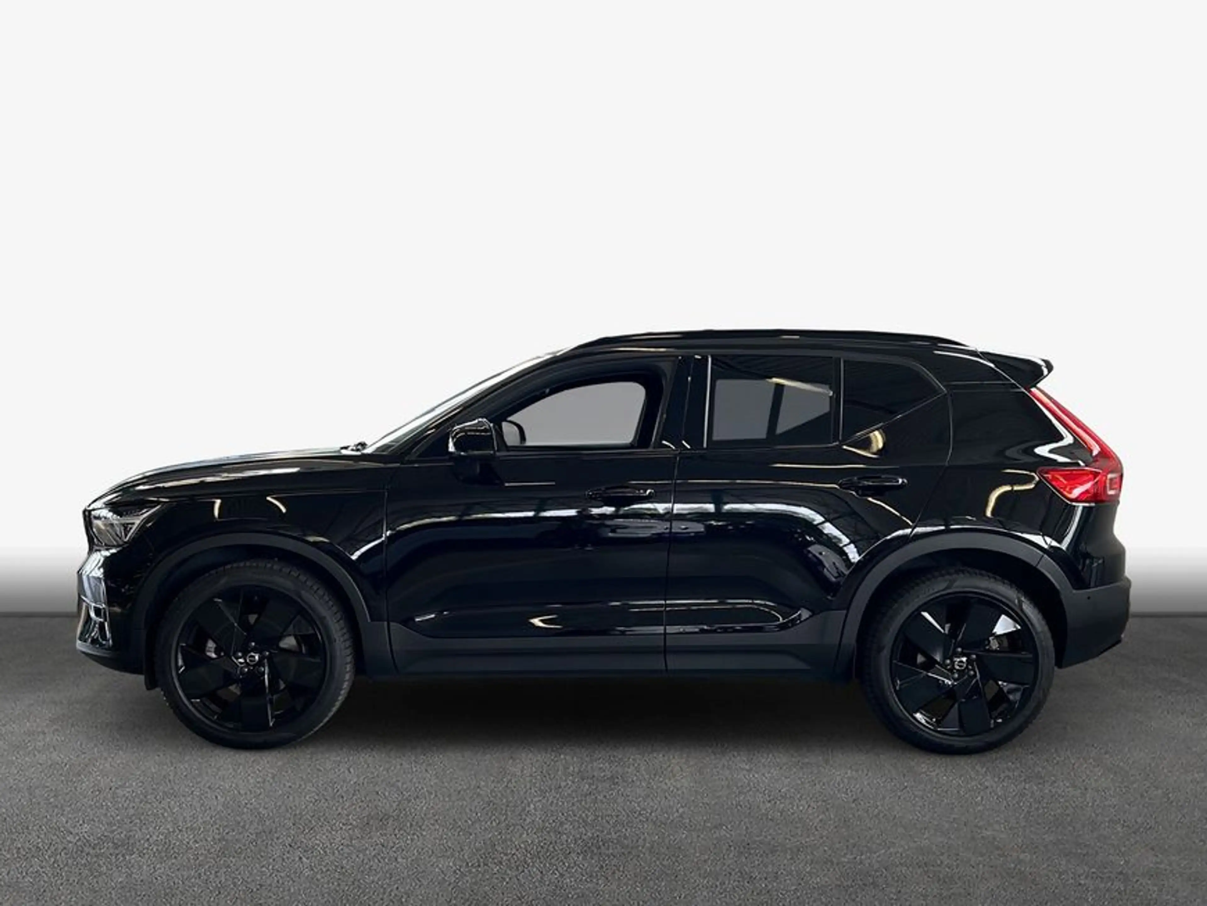 Volvo XC40 XC40 B3 B DKG Plus Black Edition — photo 4
