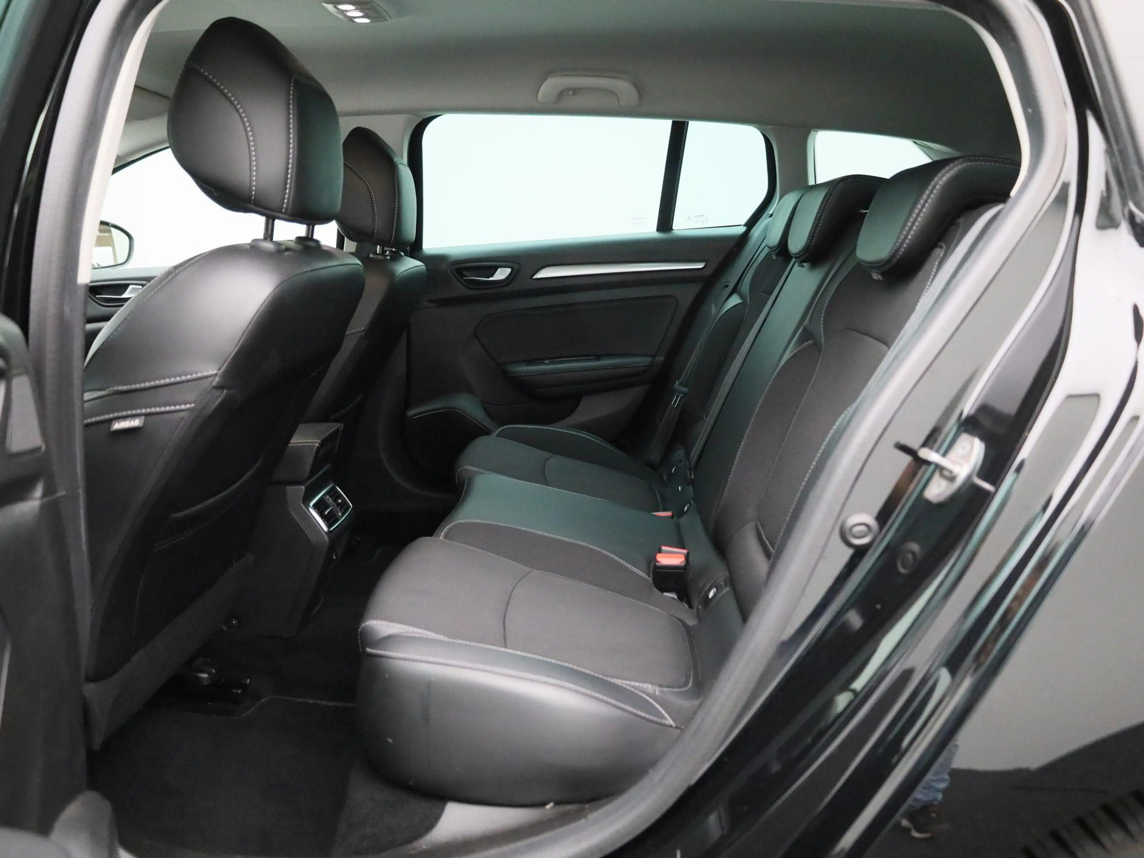 Renault Megane Estate 1.3 TCe 140 Techno VERWACHT !!! — photo 12