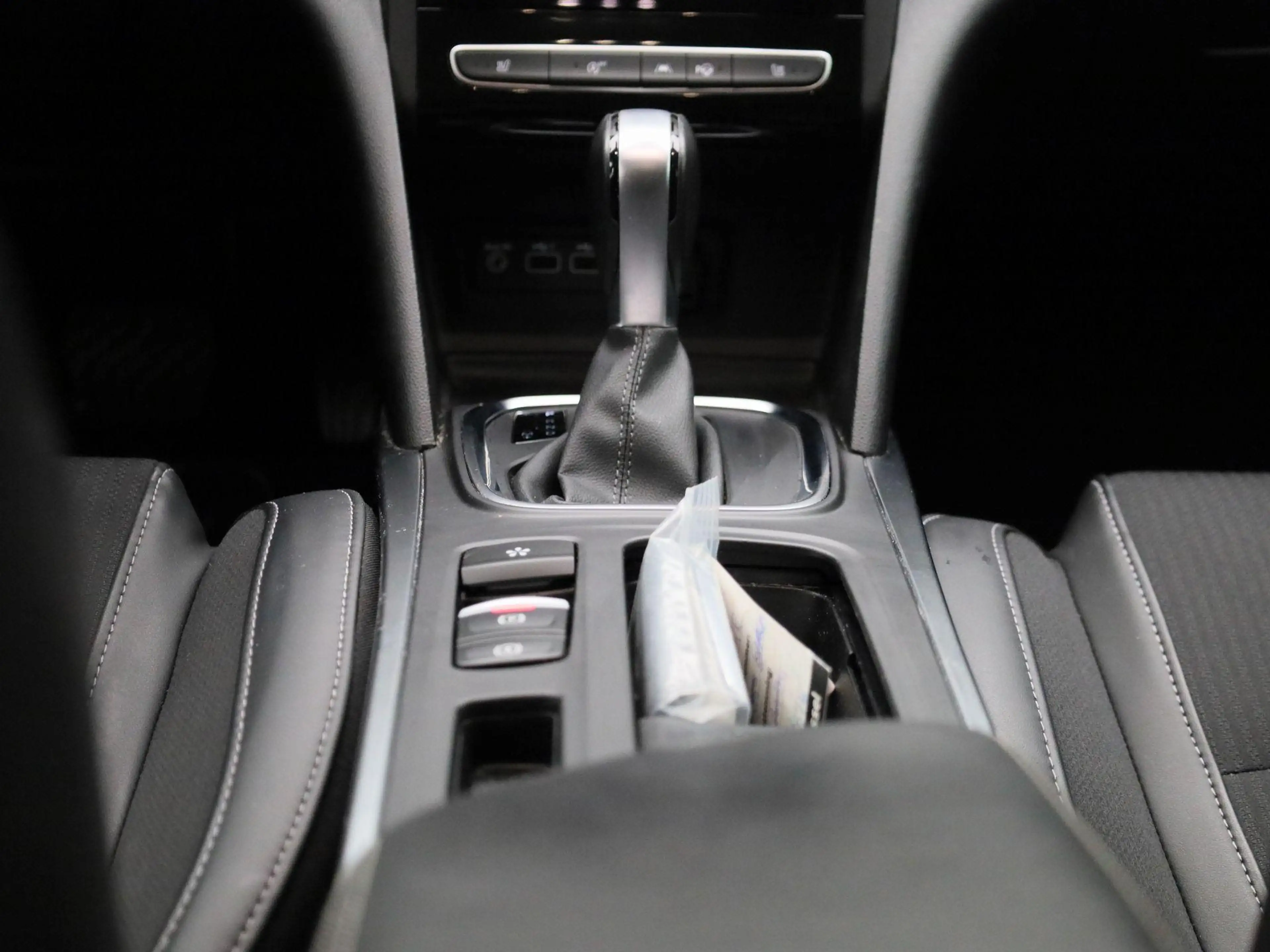 Renault Megane Estate 1.3 TCe 140 Techno VERWACHT !!! — photo 10