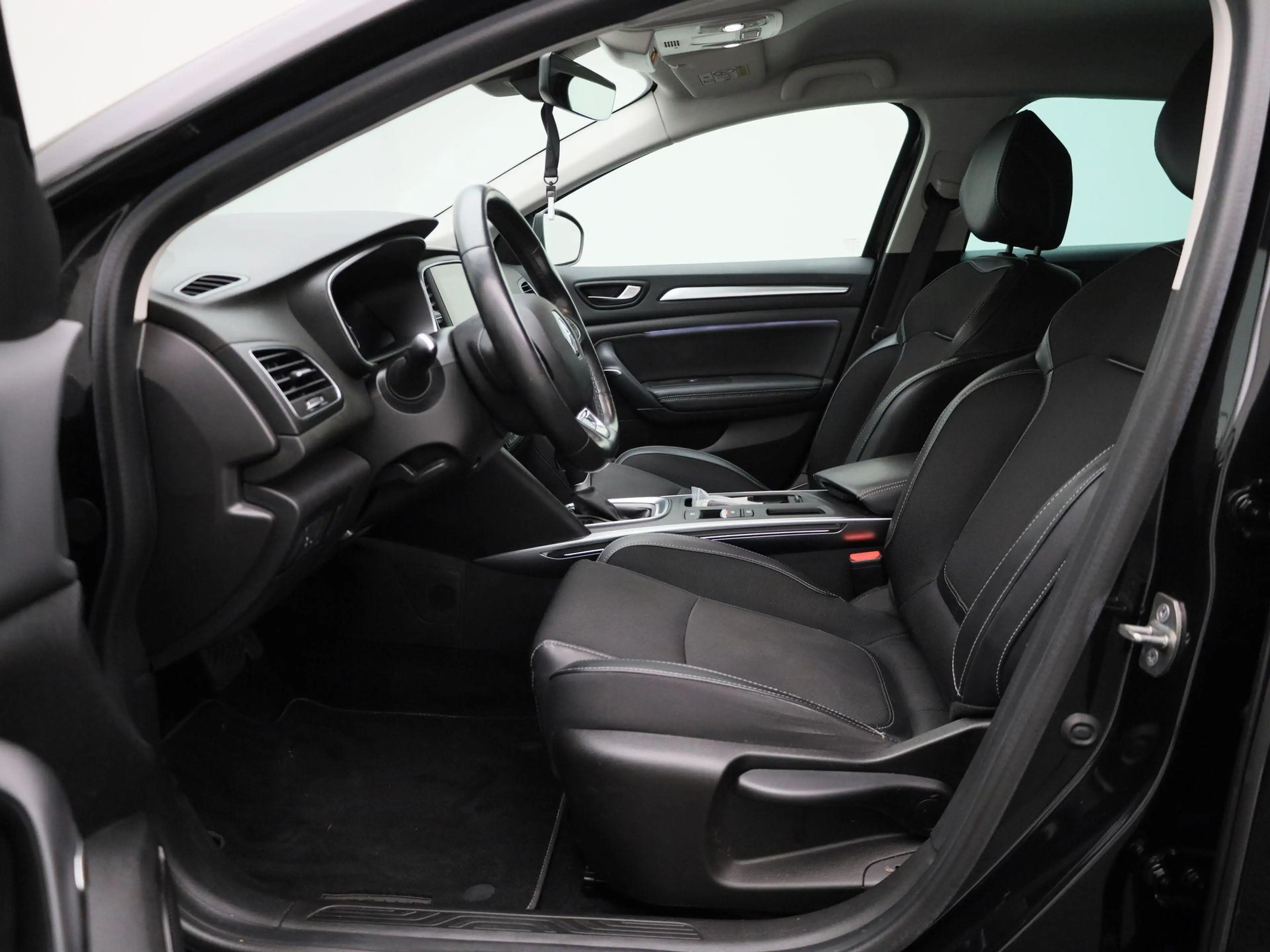 Renault Megane Estate 1.3 TCe 140 Techno VERWACHT !!! — photo 11