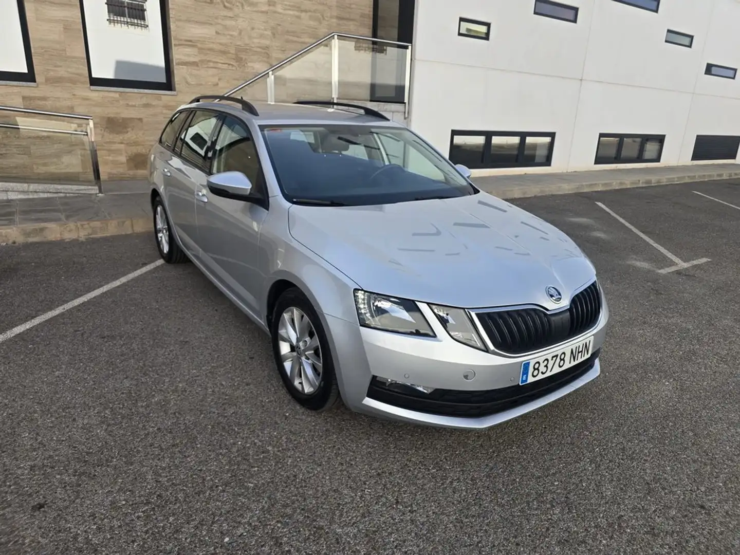 Skoda Octavia Combi 1.6TDI CR Style Gris - 2
