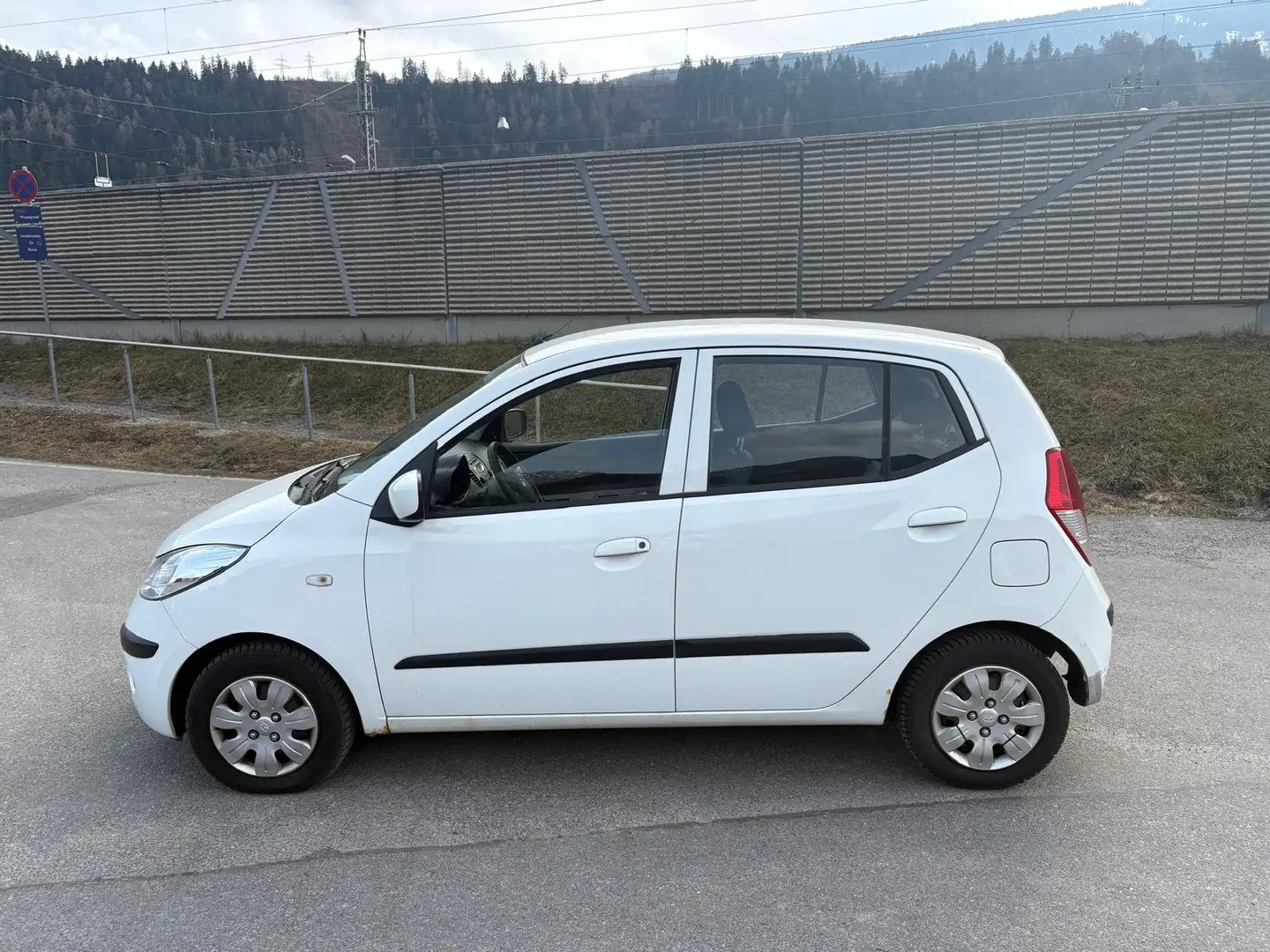 Hyundai i10 i10 1,1 MPI Weiß - 1