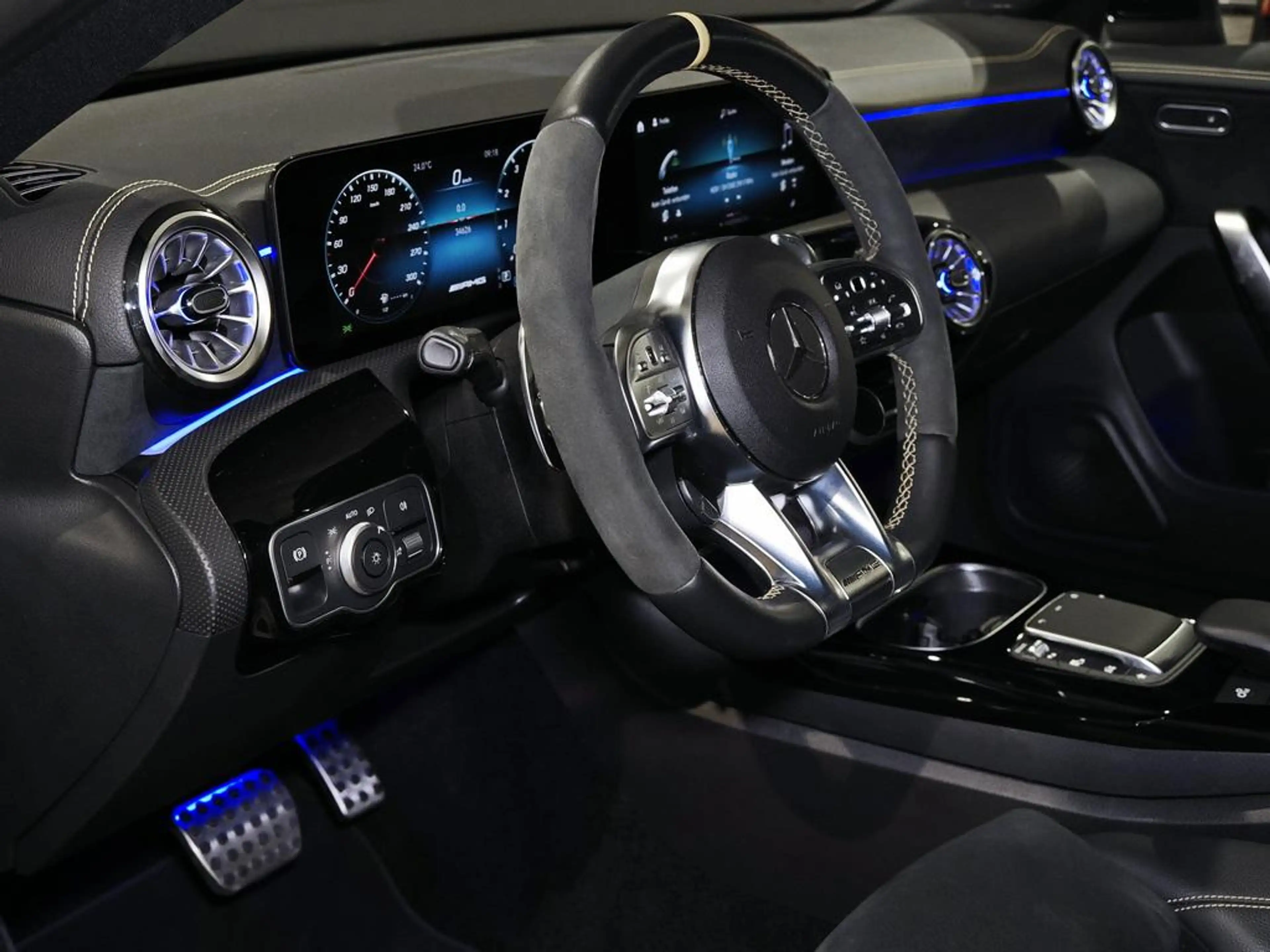 Mercedes-Benz CLA 45 AMG CLA 45 S AMG 4M LED BURMESTER DAB NAVI SITZHZG — photo 10