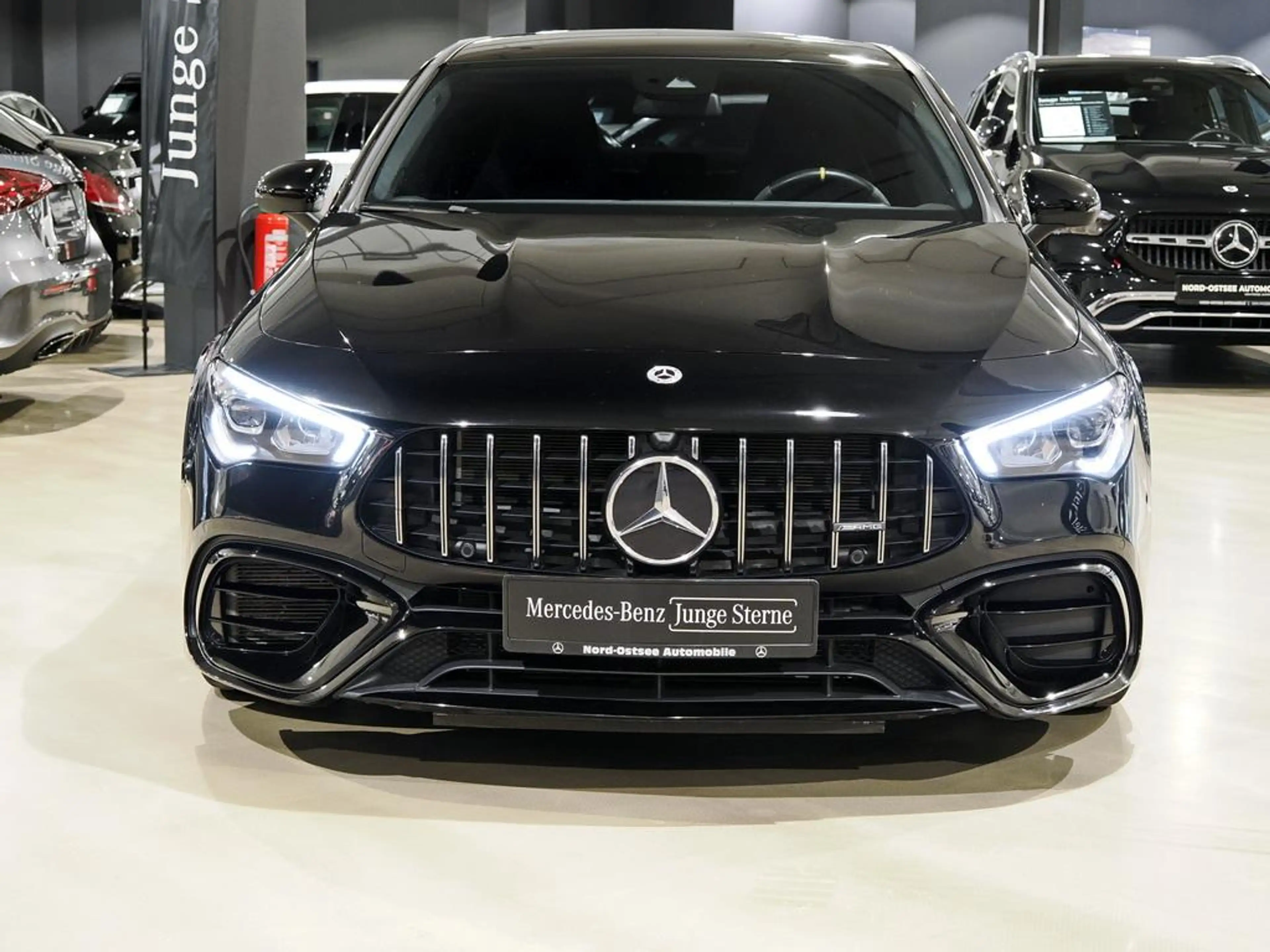 Mercedes-Benz CLA 45 AMG CLA 45 S AMG 4M LED BURMESTER DAB NAVI SITZHZG — photo 4