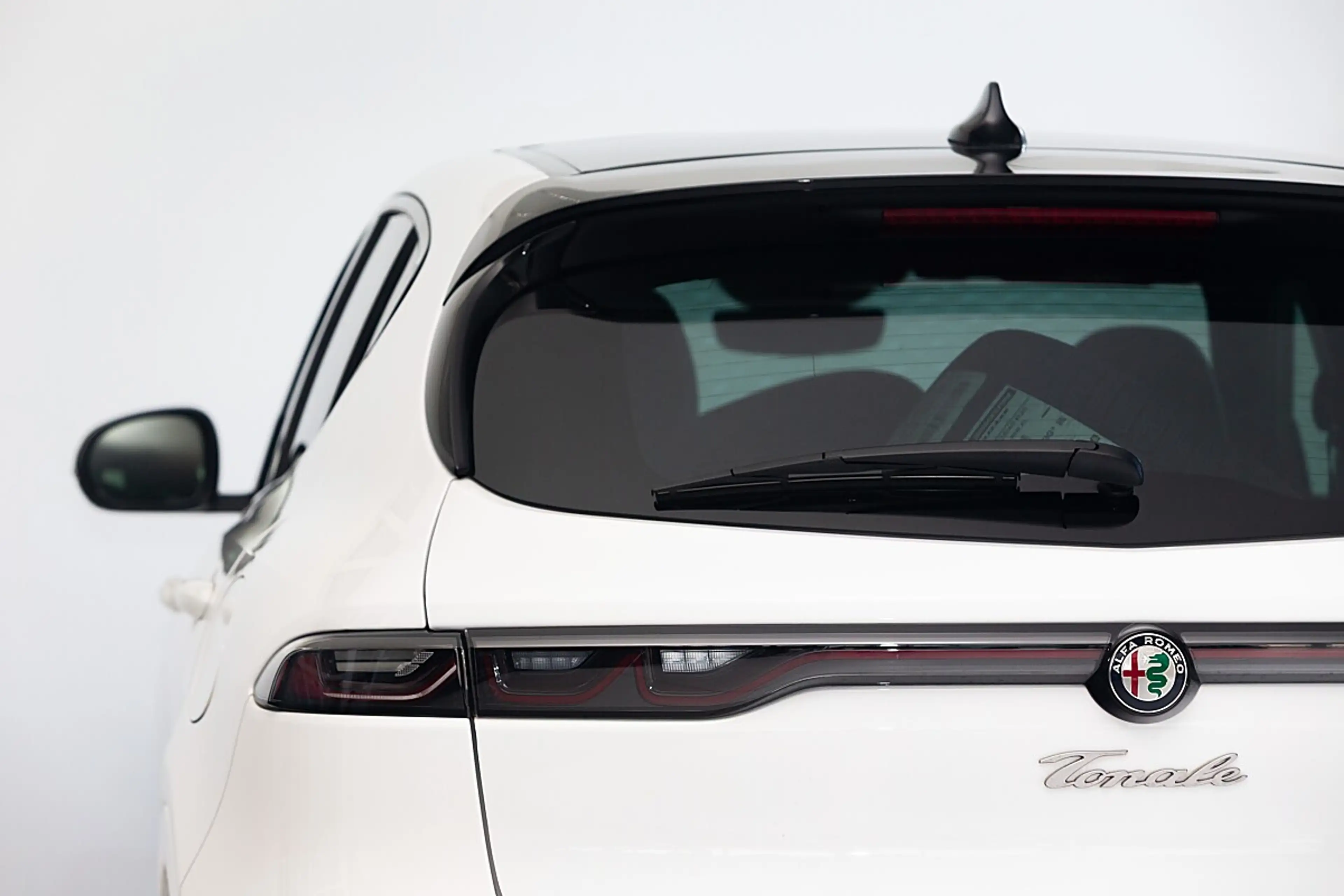 Alfa Romeo Tonale Tributo Italiano 1.3 T4 PHEV VGT e-AWD — photo 3