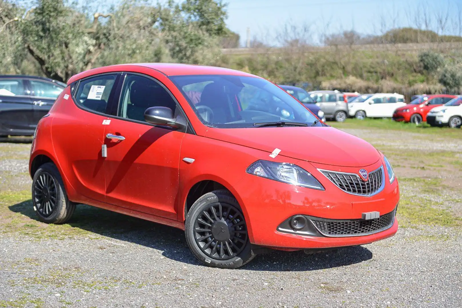 Lancia Ypsilon 1.0 FireFly 5 porte S&S Hybrid Silver Rosso - 1