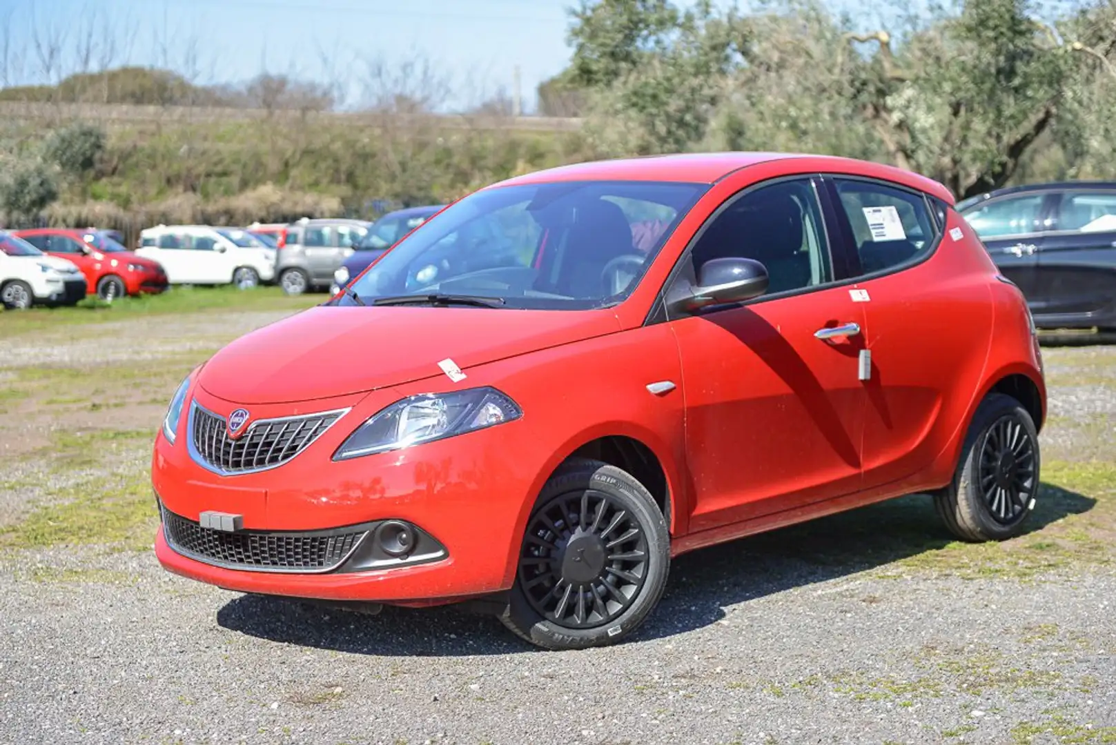 Lancia Ypsilon 1.0 FireFly 5 porte S&S Hybrid Silver Rosso - 2