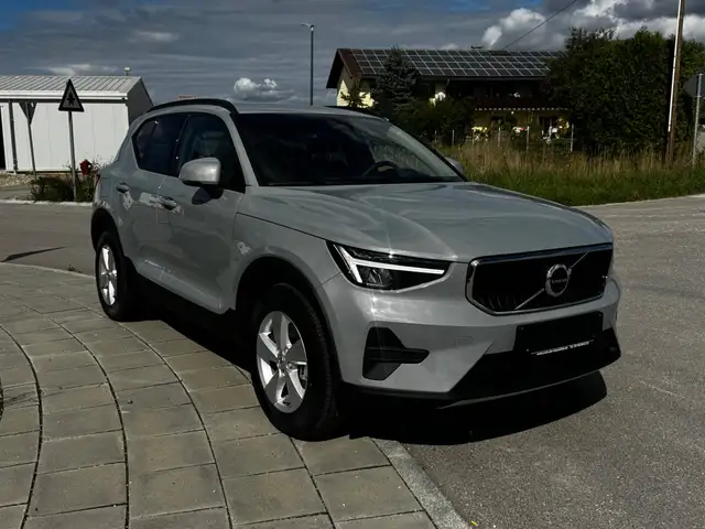 Volvo XC40 Volvo XC40 B3 DCT Essential 163 PS, Automatik Winter Paket, Park Distance Control
