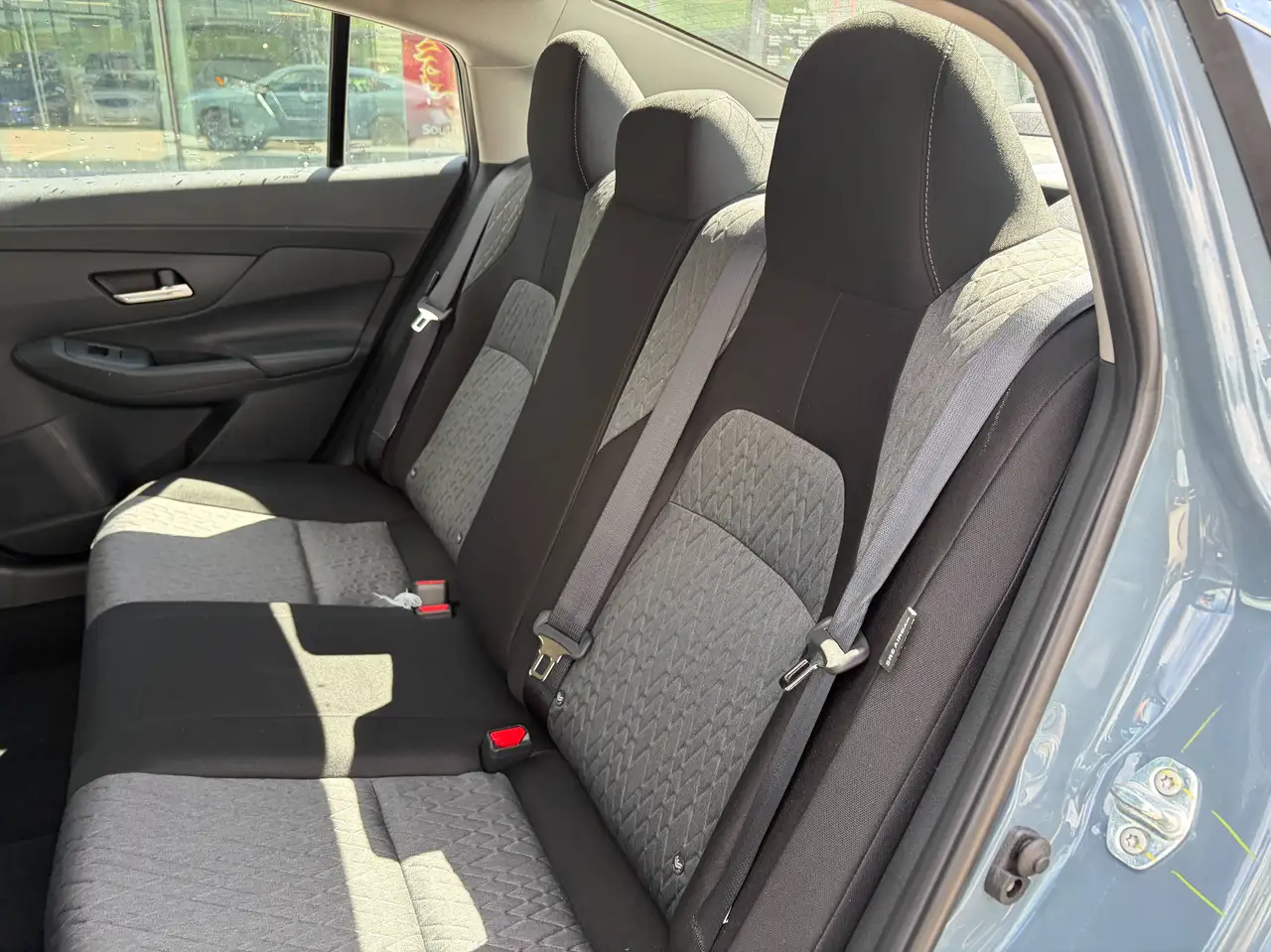 Nissan Sentra снимка Nissan Sentra