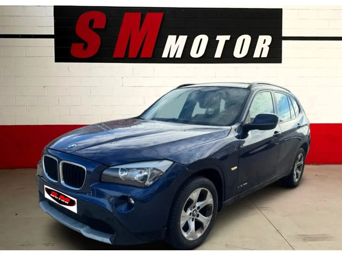 BMW X1 xDrive 18d Bleu - 1