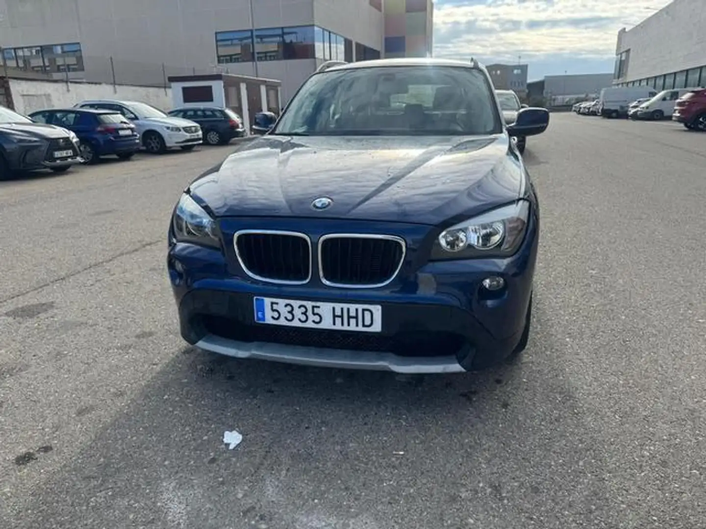 BMW X1 xDrive 18d Bleu - 2