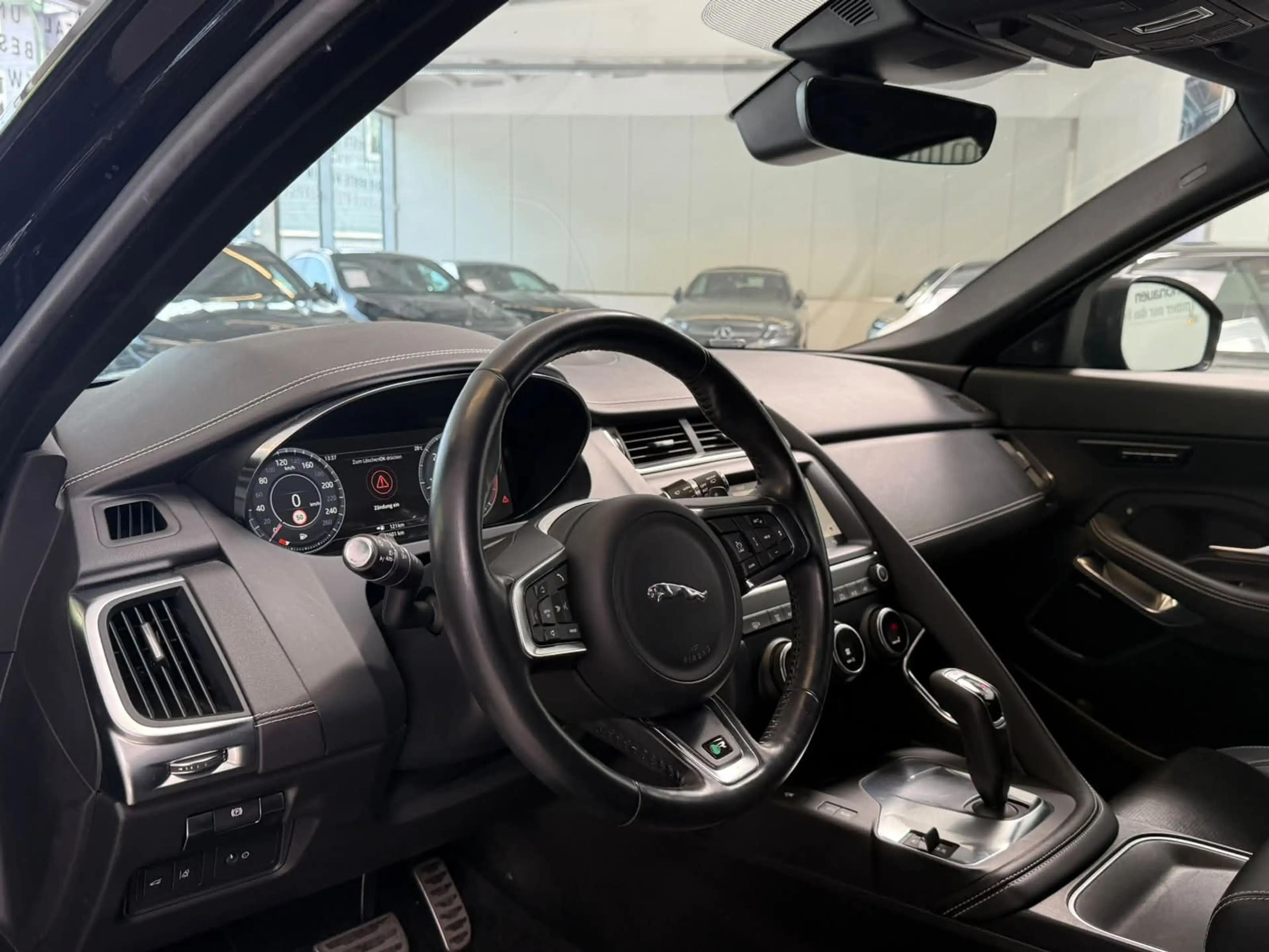 Jaguar E-Pace E-PACE R-Dynamic SE D180 AWD - VK nur an GEWERBE — photo 15