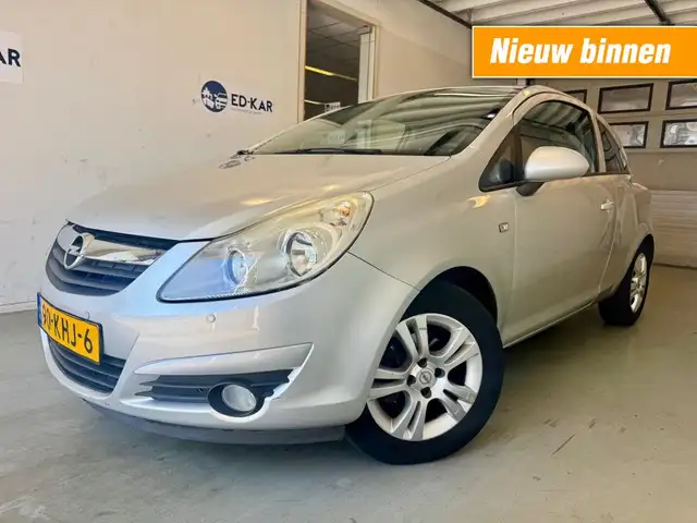 Opel Corsa 1.2-16V Enjoy AIRCO 1STE EIGENAAR LMV PDC RIJDT HE